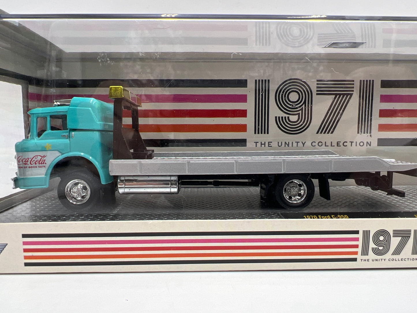 M2 Machines Auto Haulers Coca Cola 1970 Ford C-950 & 1968 Ford Mustang GT UNTY01