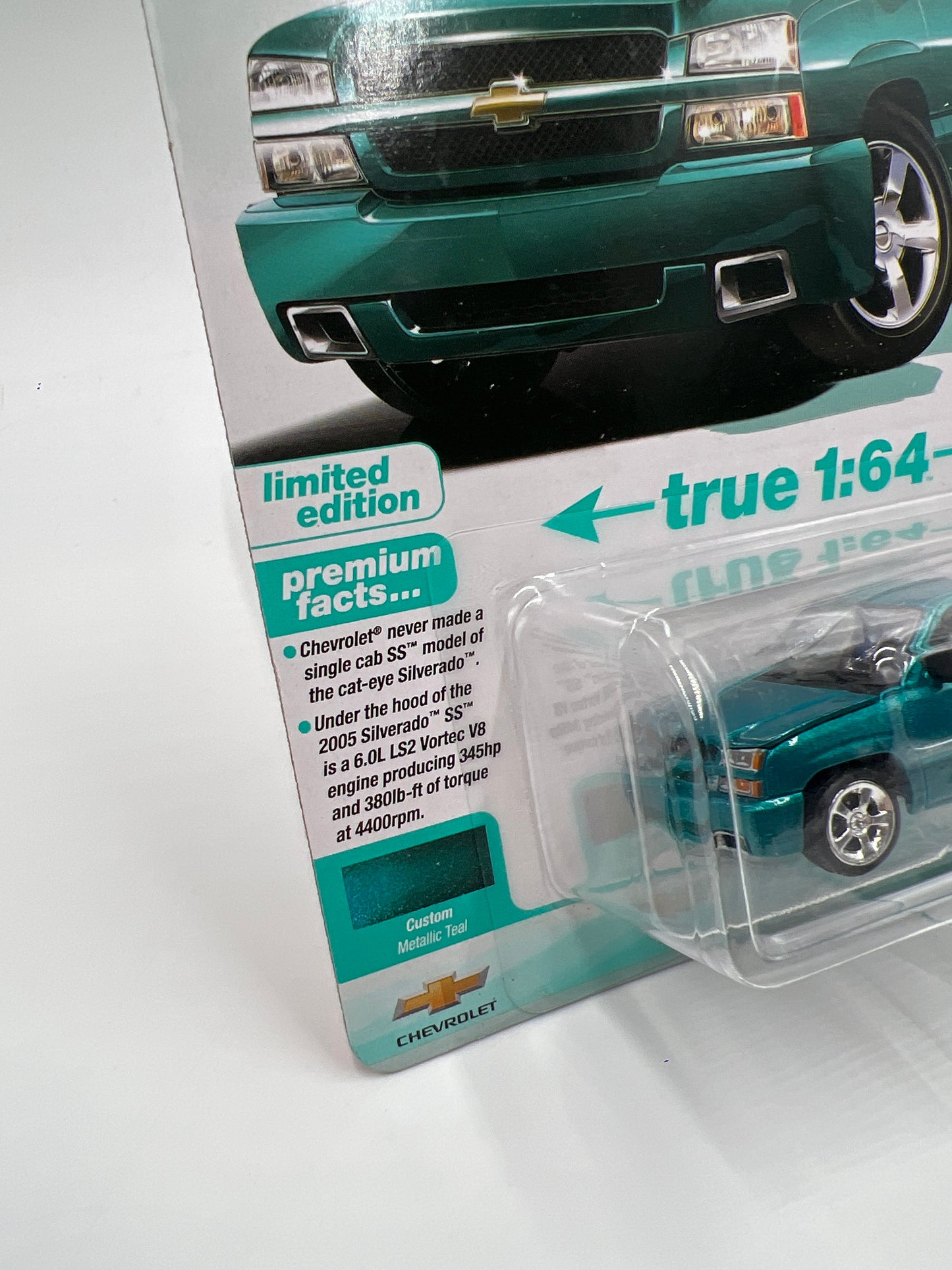 2025 Auto World Muscle Trucks Release 1 Version A 2005 Chevy Silverado SS Custom Teal Cateye 184D