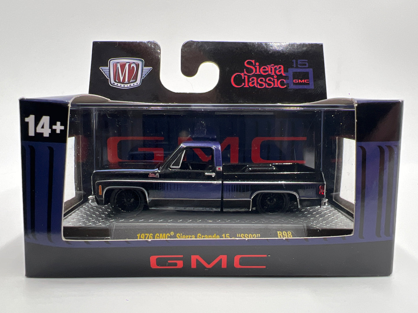 M2 Machines Auto-Thentics 1976 GMC Sierra Grande 15 SS02 Black/Purple R98