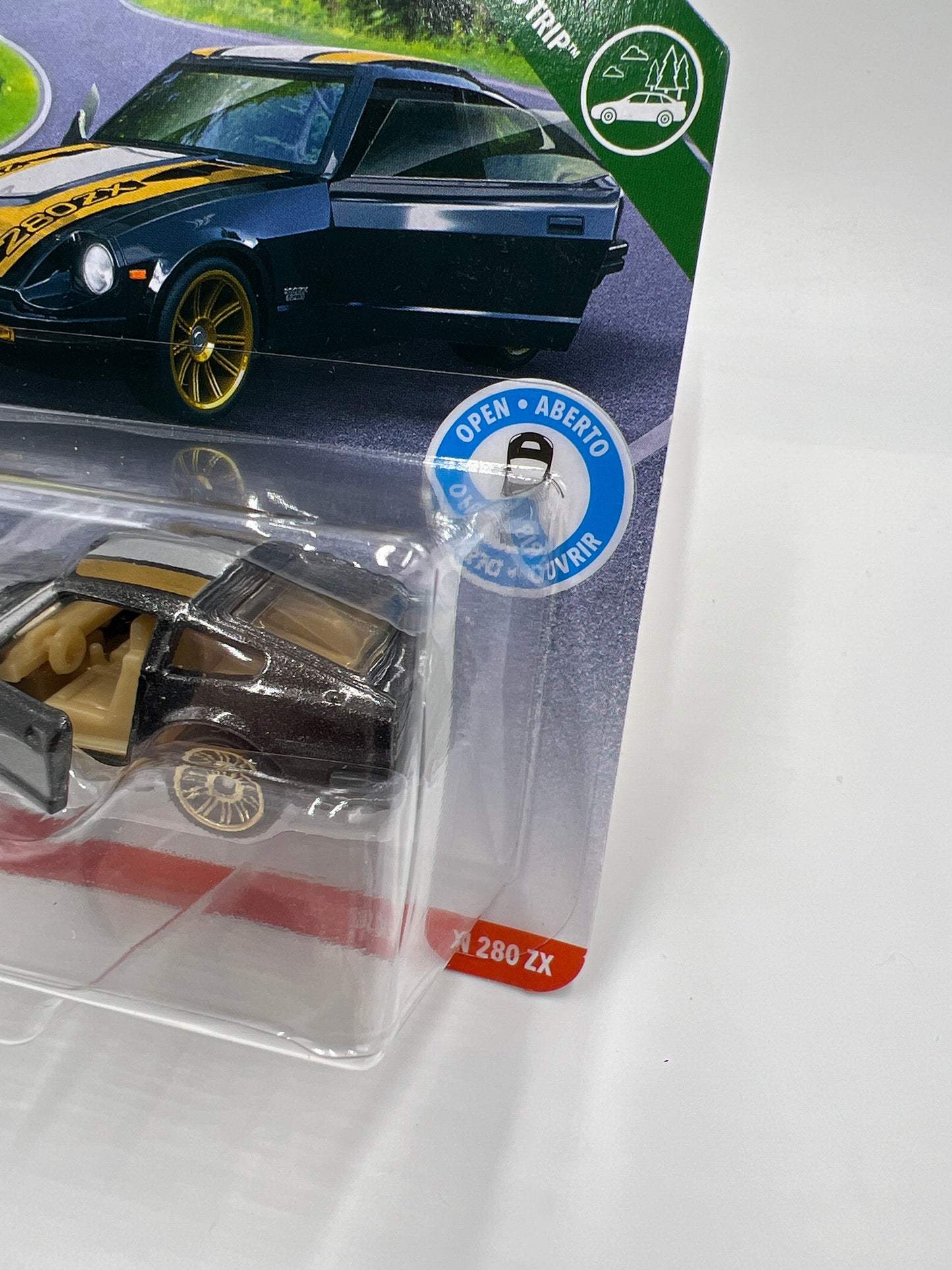 Matchbox Moving Parts MBX Road Trip 82 Datsun 280 ZX Black 166D