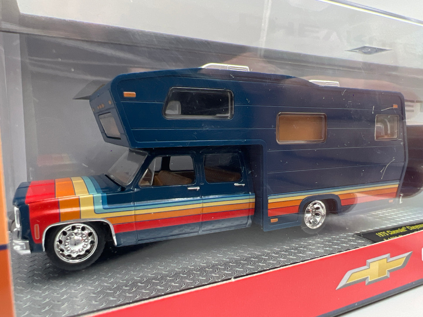 M2 Machines Auto Haulers R100 1975 Chevrolet Silverado 30 & 1978 Silverado C10 Silverado