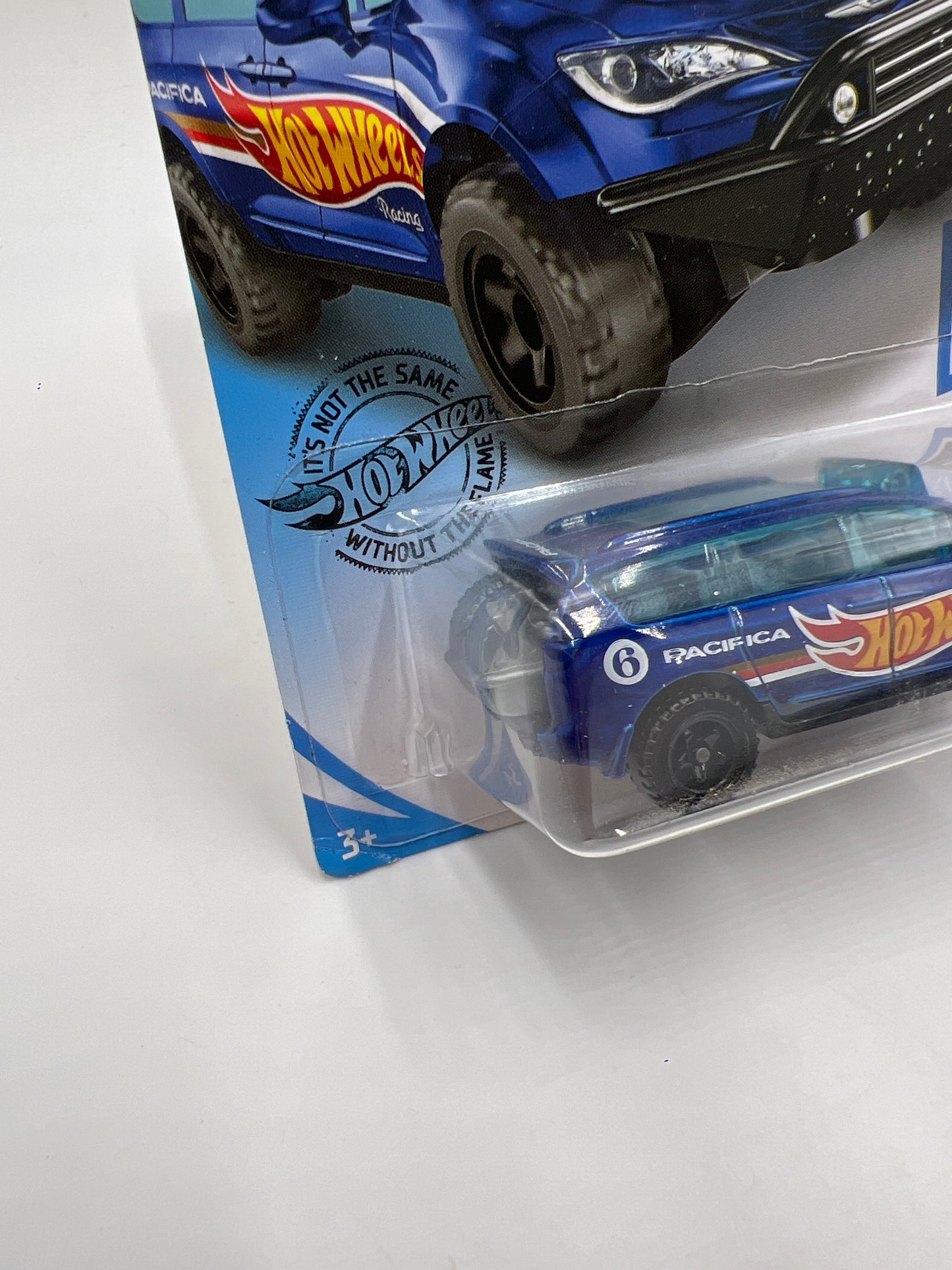 2019 Hot Wheels Race Team #215 Chrysler Pacifica Blue 55B