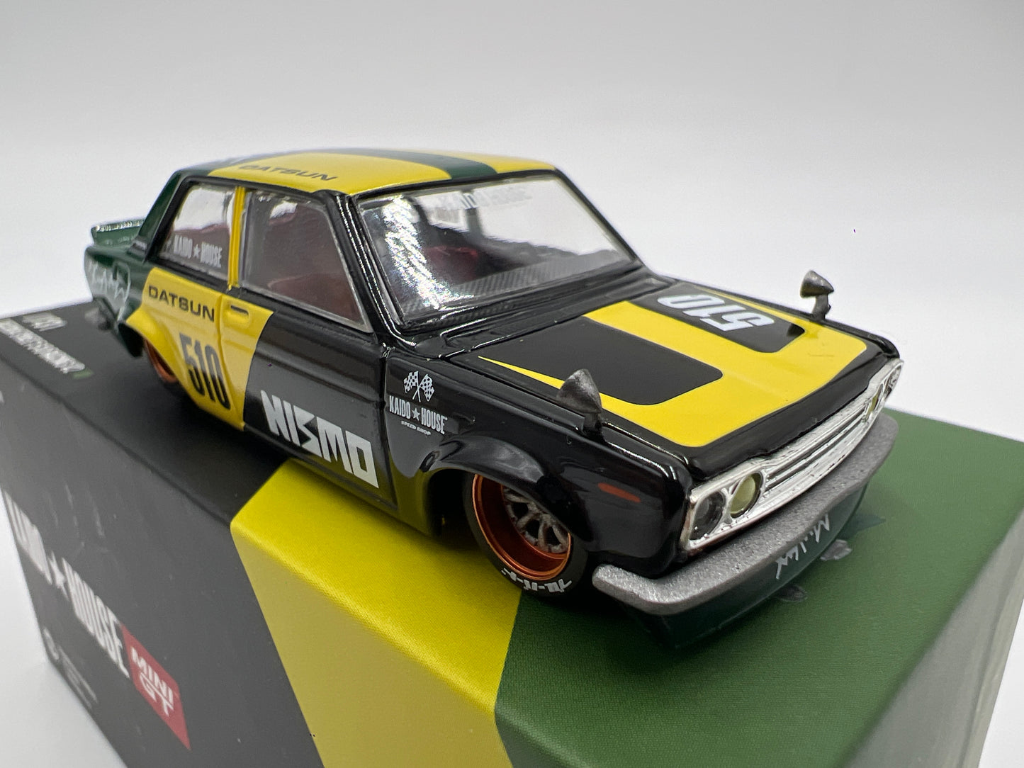Mini GT Kaido House #131 Datsun Street 510 Racing V2