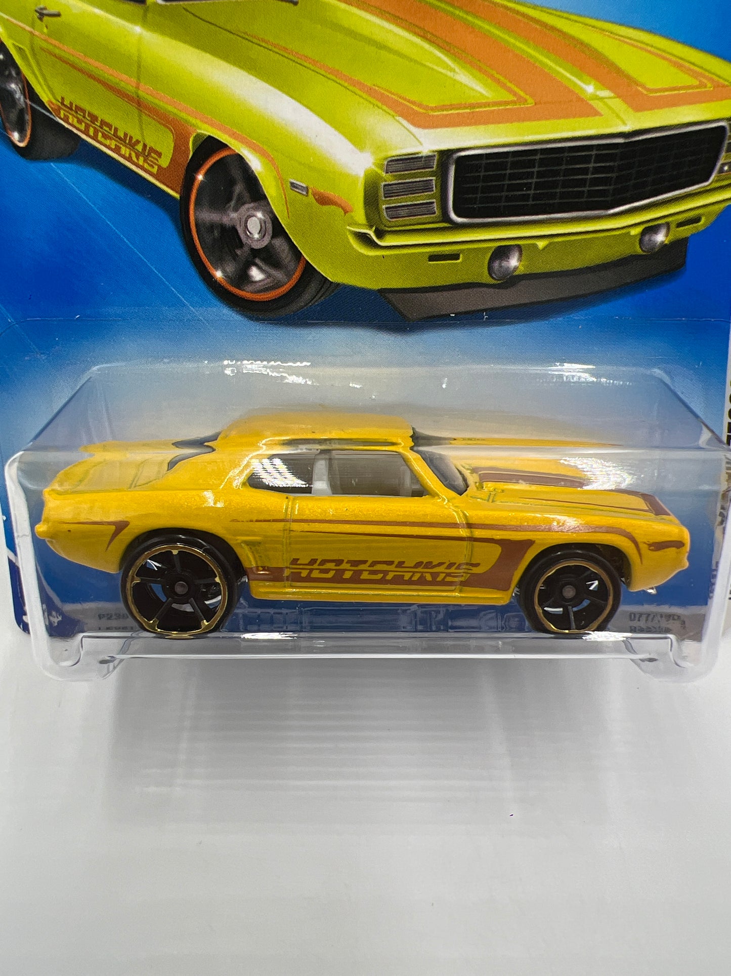 2009 Hot Wheels Walmart Exclusive Muscle Mania #77 69 Camaro Yellow 240A