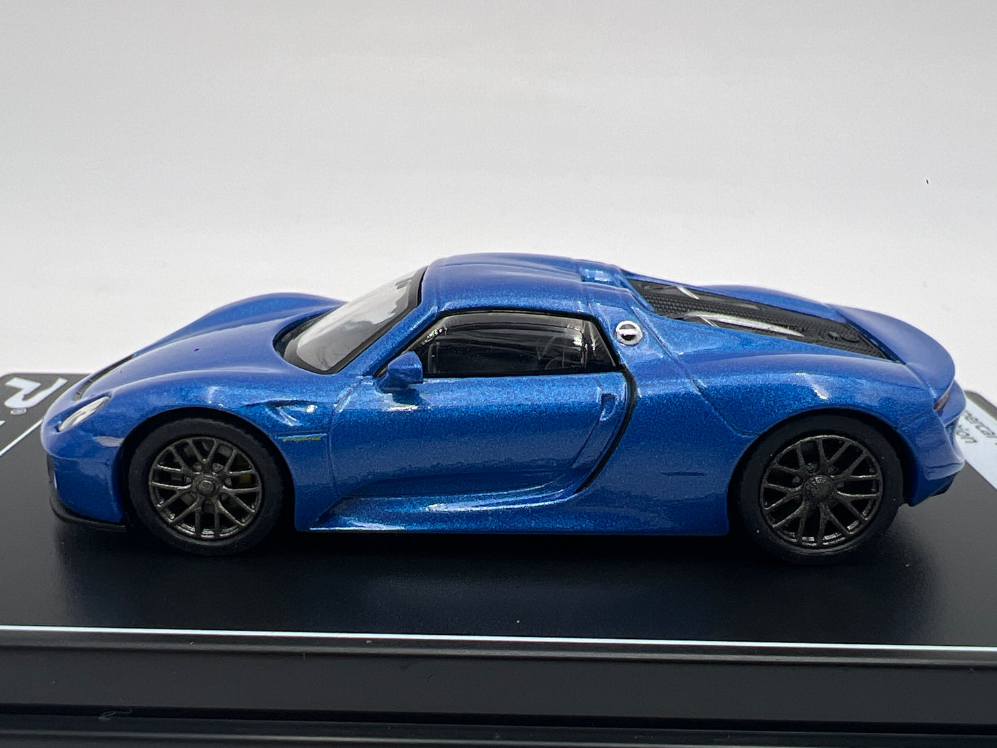 Poster Cars 1/64 Hypercar League Collection #18 Porsche 918 Spyder Blue