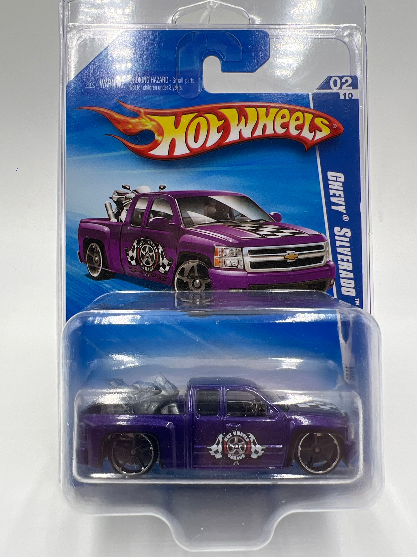 2010 Hot Wheels Garage #70 Chevy Silverado Purple W/Protector