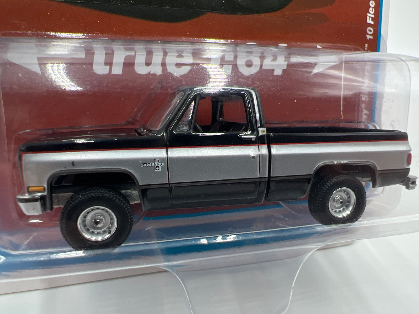 Auto World Muscle Trucks Release 1 Version B 1981 Chevy Silverado 10 Fleetside Black/Silver