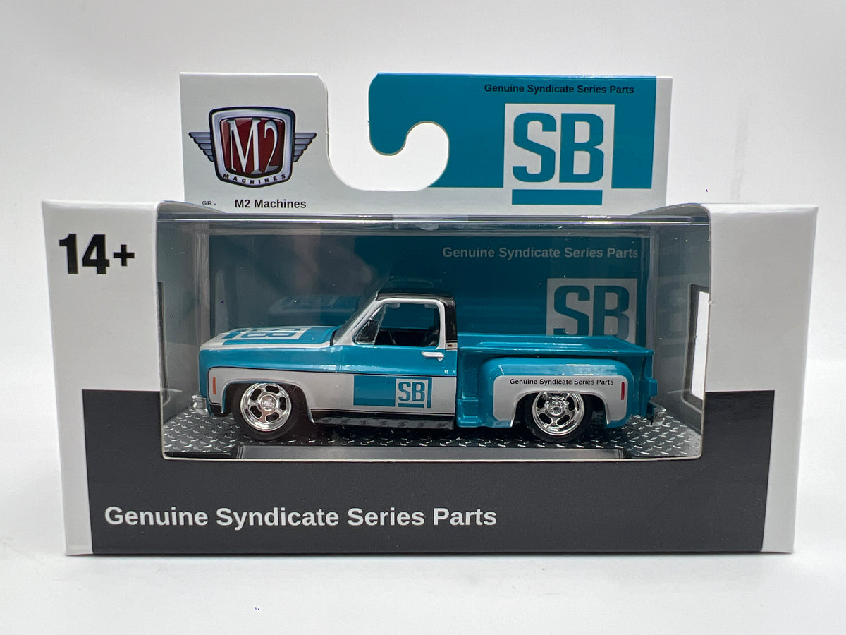 M2 Machines WMTS23 Squarebody Syndicate 1973 Chevrolet Cheyenne 10 Stepside Light Blue