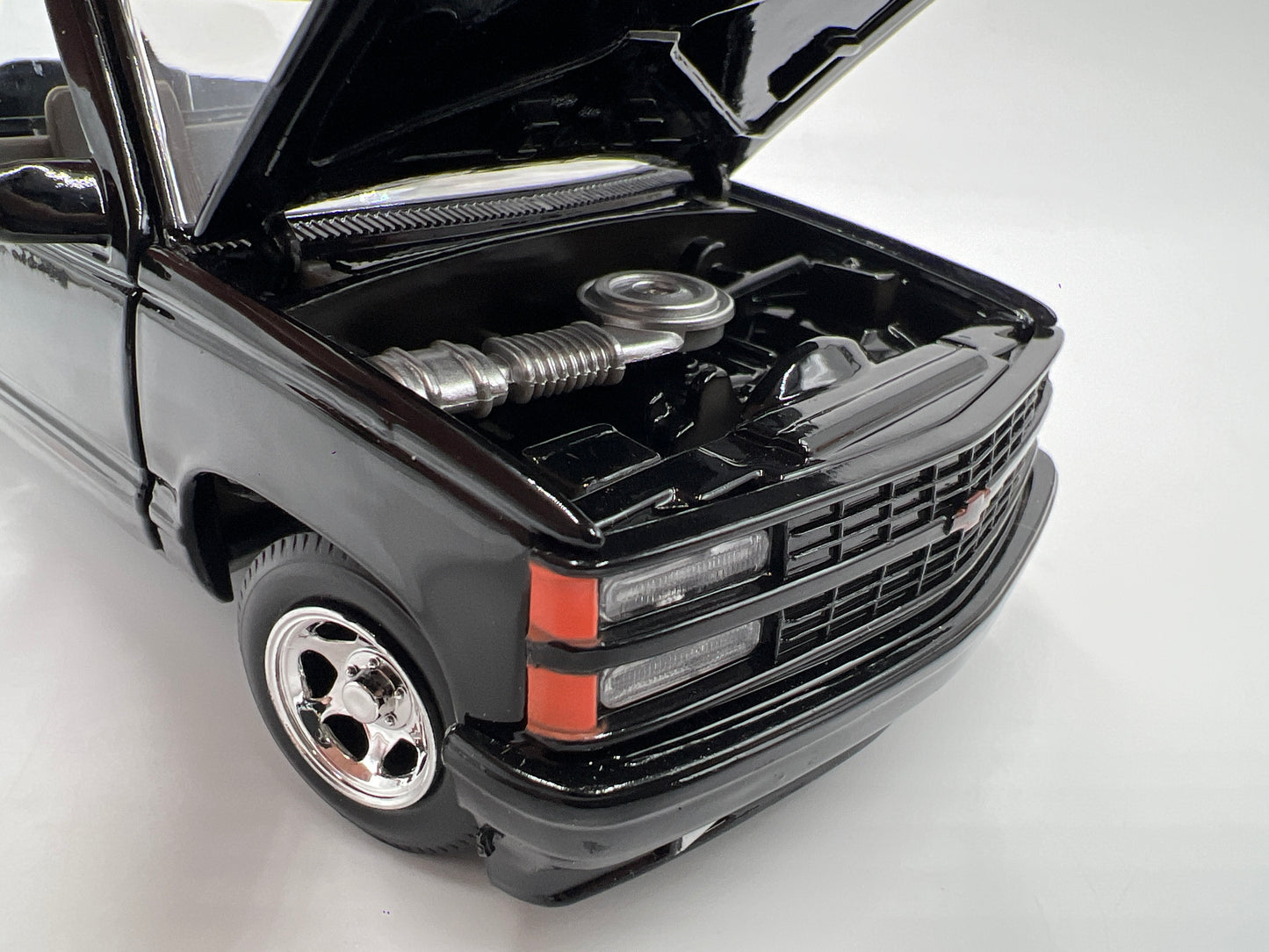 Motor Max American Classics 1/24 Scale 1992 Chevy 454 SS Pickup Black Loose