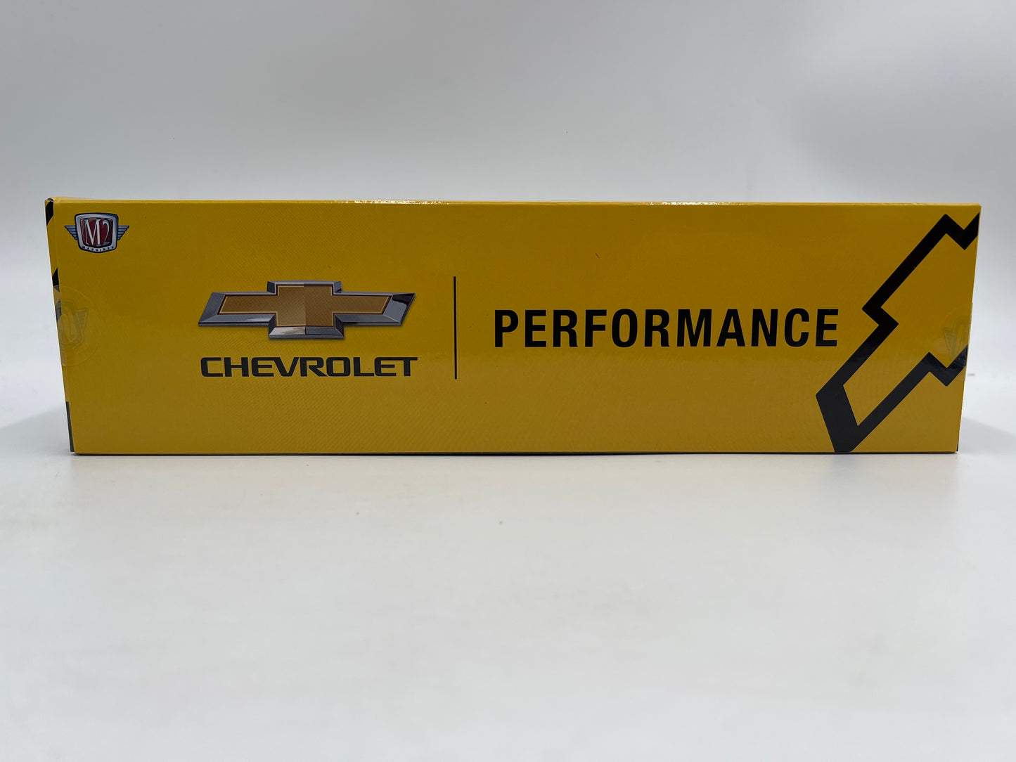 M2 Machines Auto Haulers CHASE 1970 Chevrolet C60 Truck & 1970 Chevrolet Camaro Z/28 RS R58