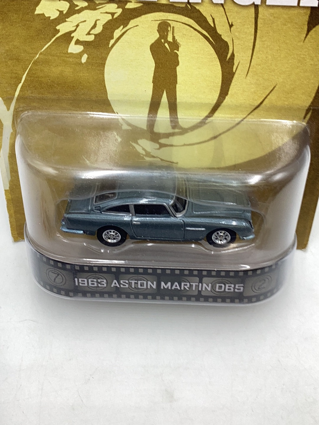 2016 Hot Wheels retro entertainment James Bond 007 Goldfinger 1963 Aston Martin DB5 241D
