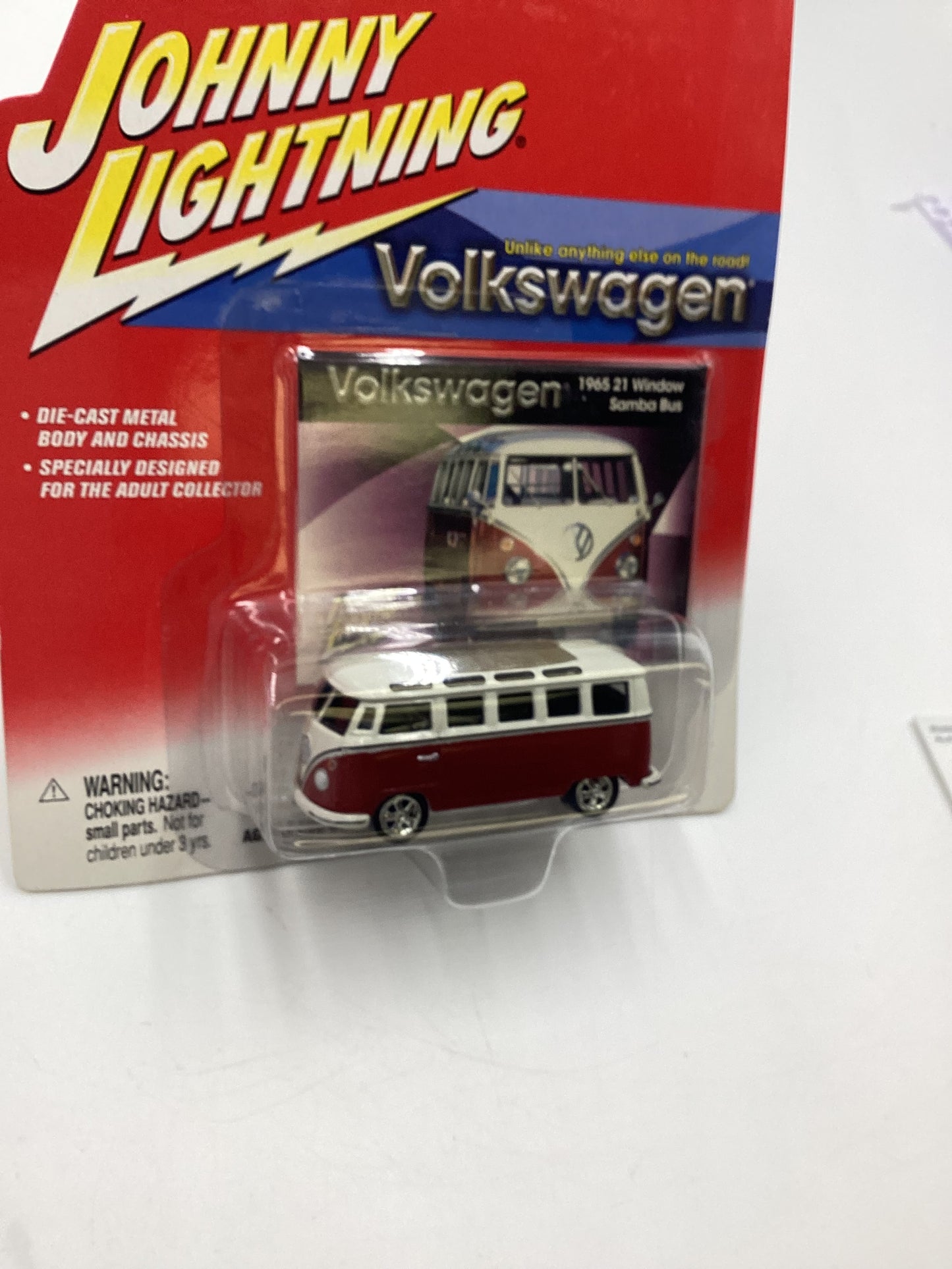 Johnny Lightning Volkswagen Series 1953 Samba Bus Red /White 220G