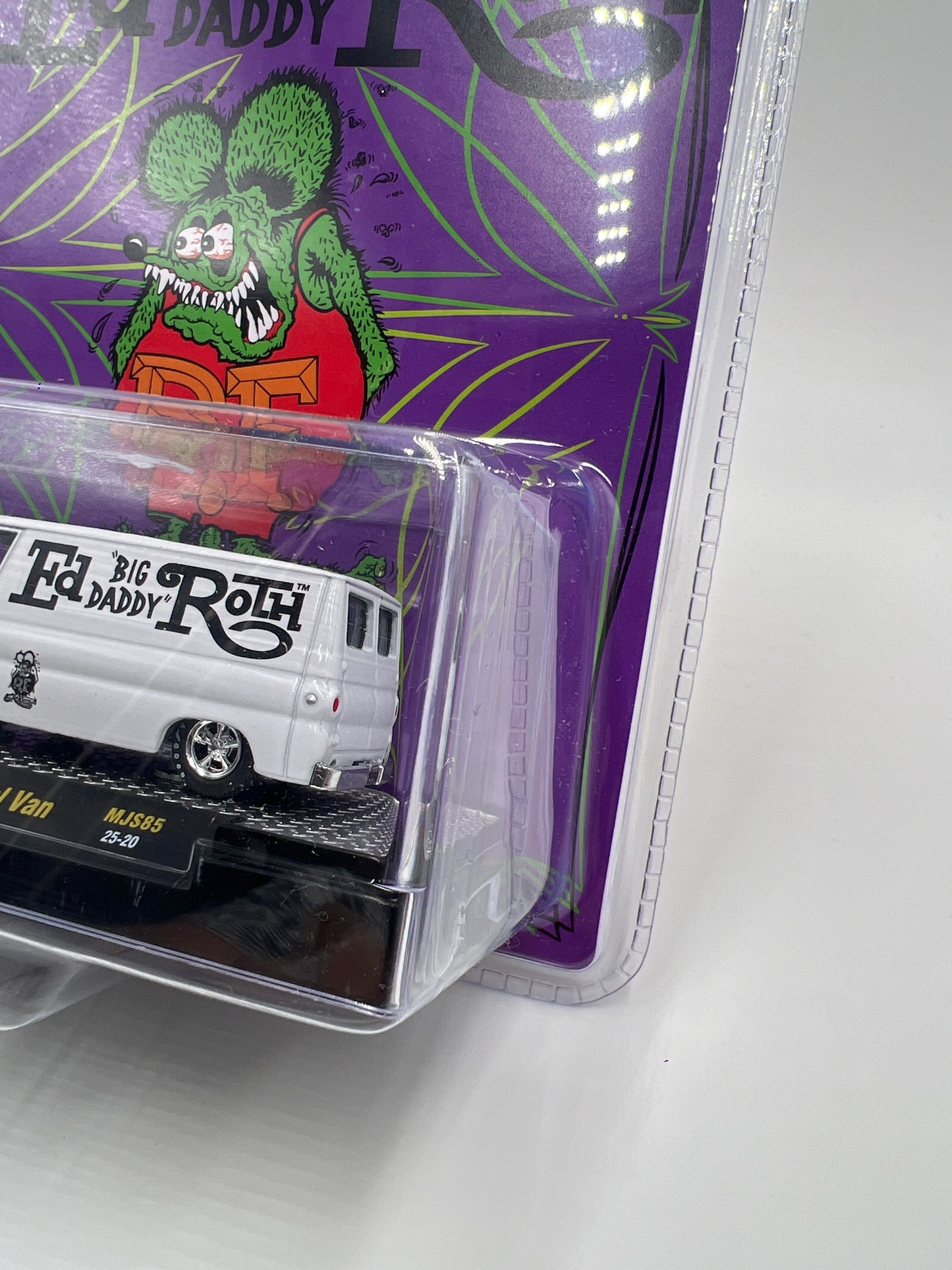 2025 M2 Machines Mijo Exclusives Big Daddy Ed Roth 1964 Dodge A100 Panel Van White MJS85 197D