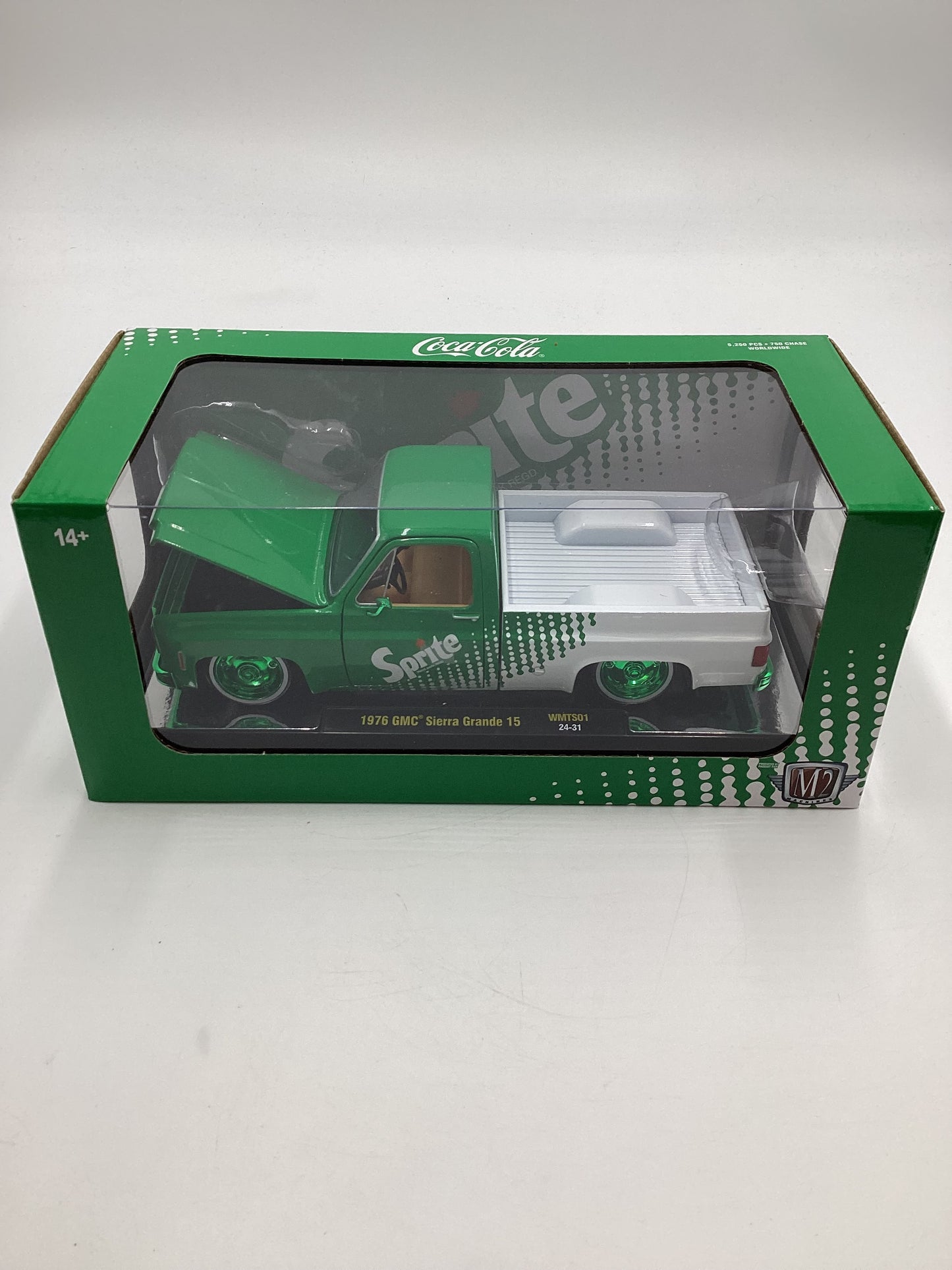 M2 Machines 1/24 Walmart Exclusive Sprite 1976 GMC Sierra Grand Green/White WMTS01 Chase