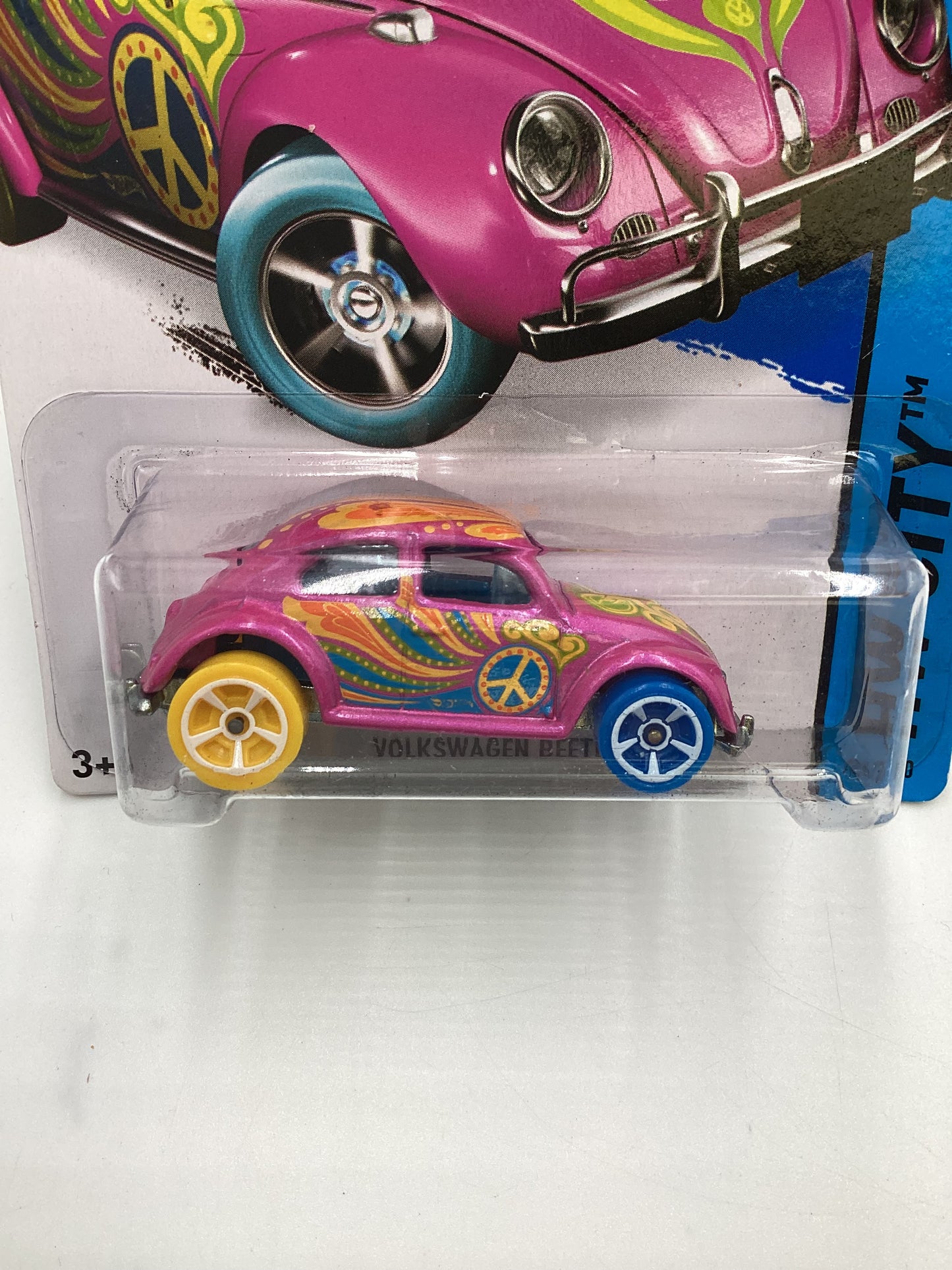 2015 Hot Wheels treasure hunt #26 Volkswagen Beetle Pink 276C