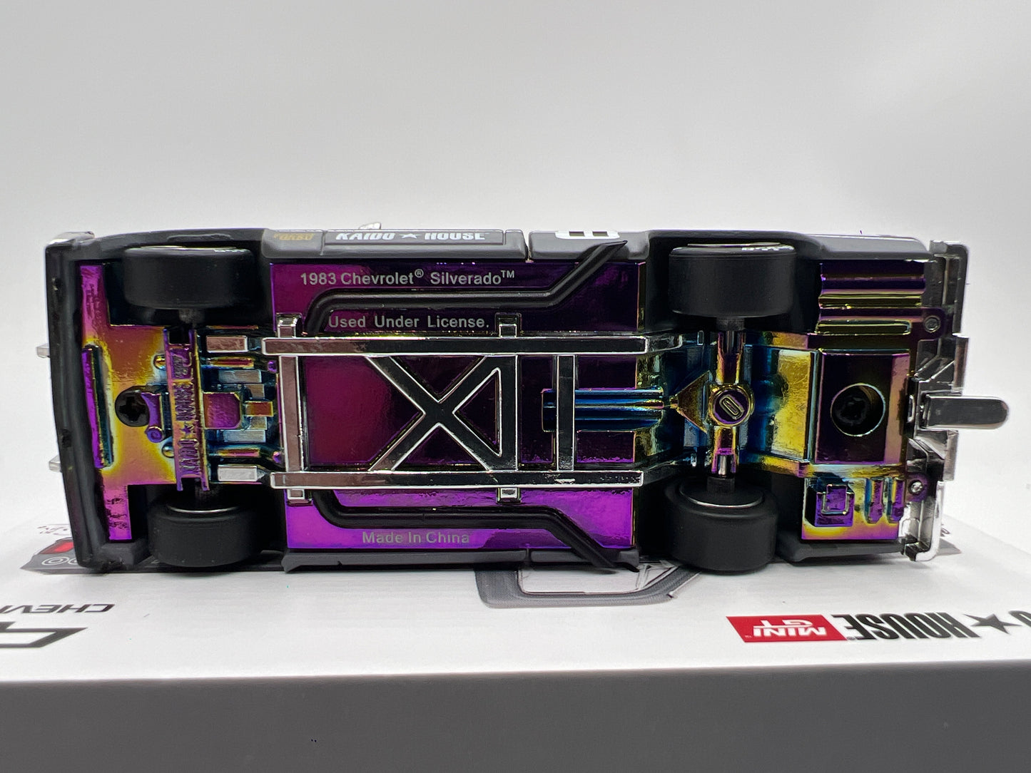 Mini GT Kaido House #160 Chevrolet Silverado Kaido V2 Gray