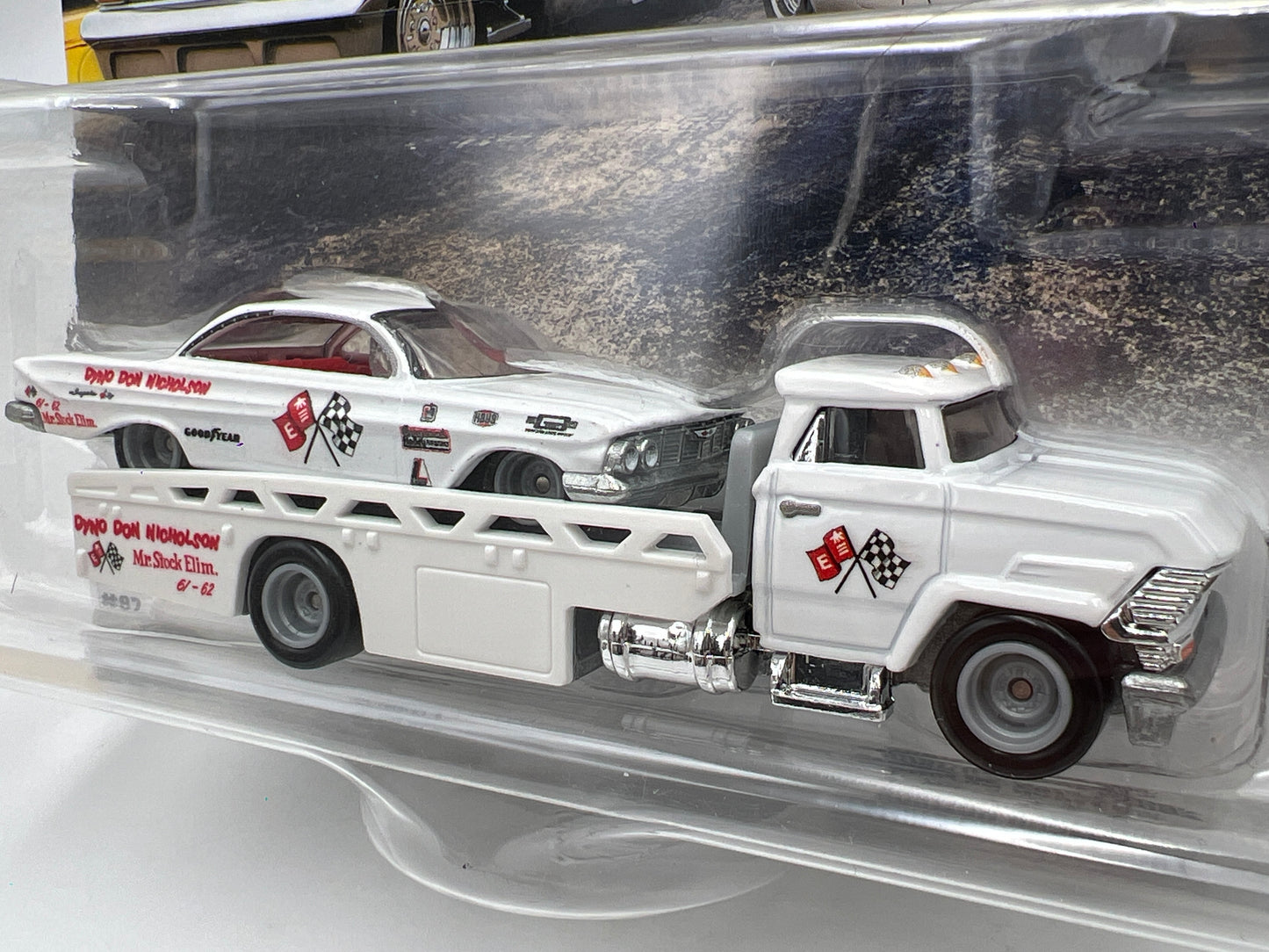 Hot Wheels Team Transport #87 61 Impala & Horizon Hauler 282B