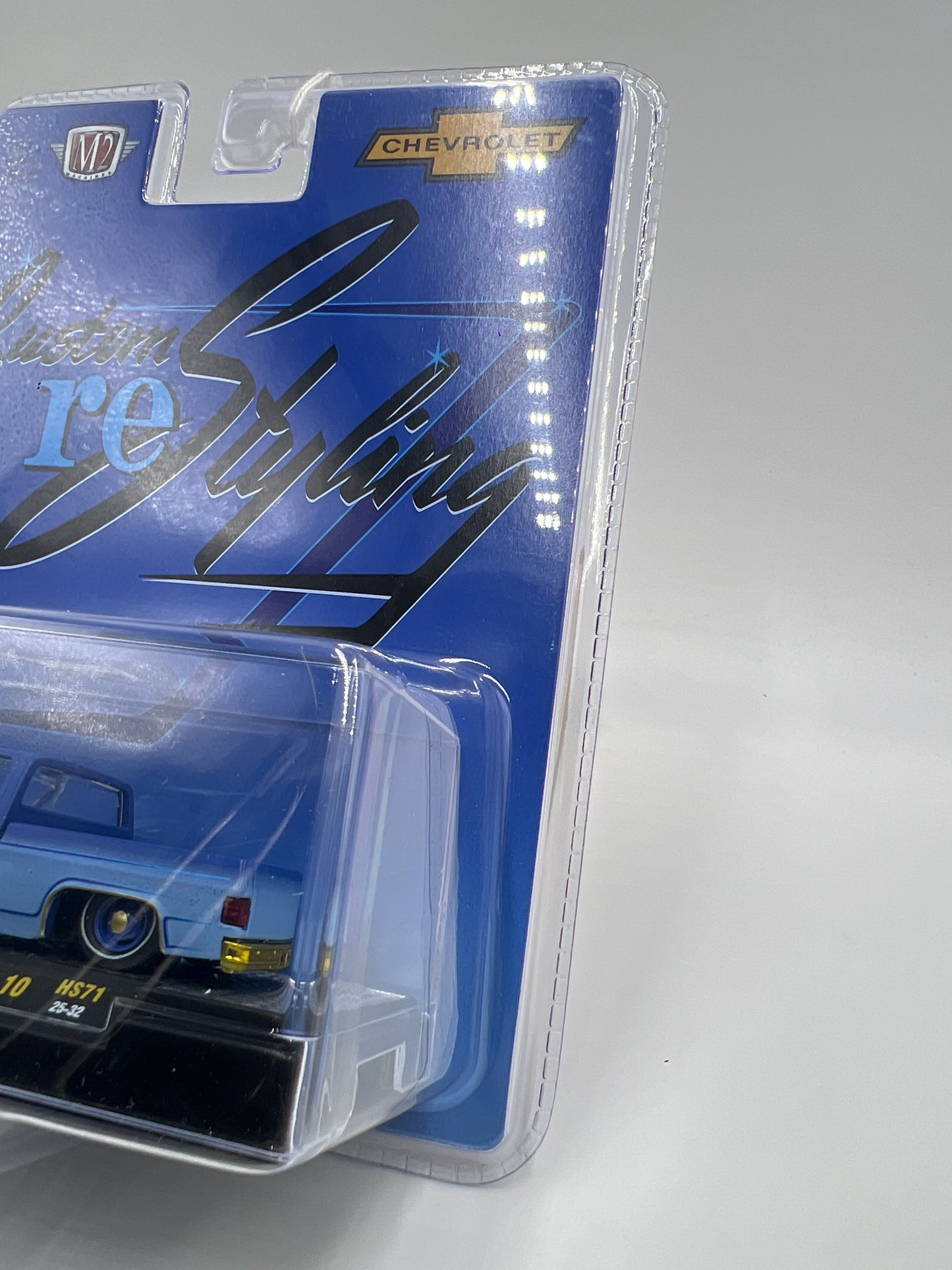 M2 Machines Hobby Exclusive CHASE Custom Restyling 1973 Chevrolet Cheyenne Super 10 HS71