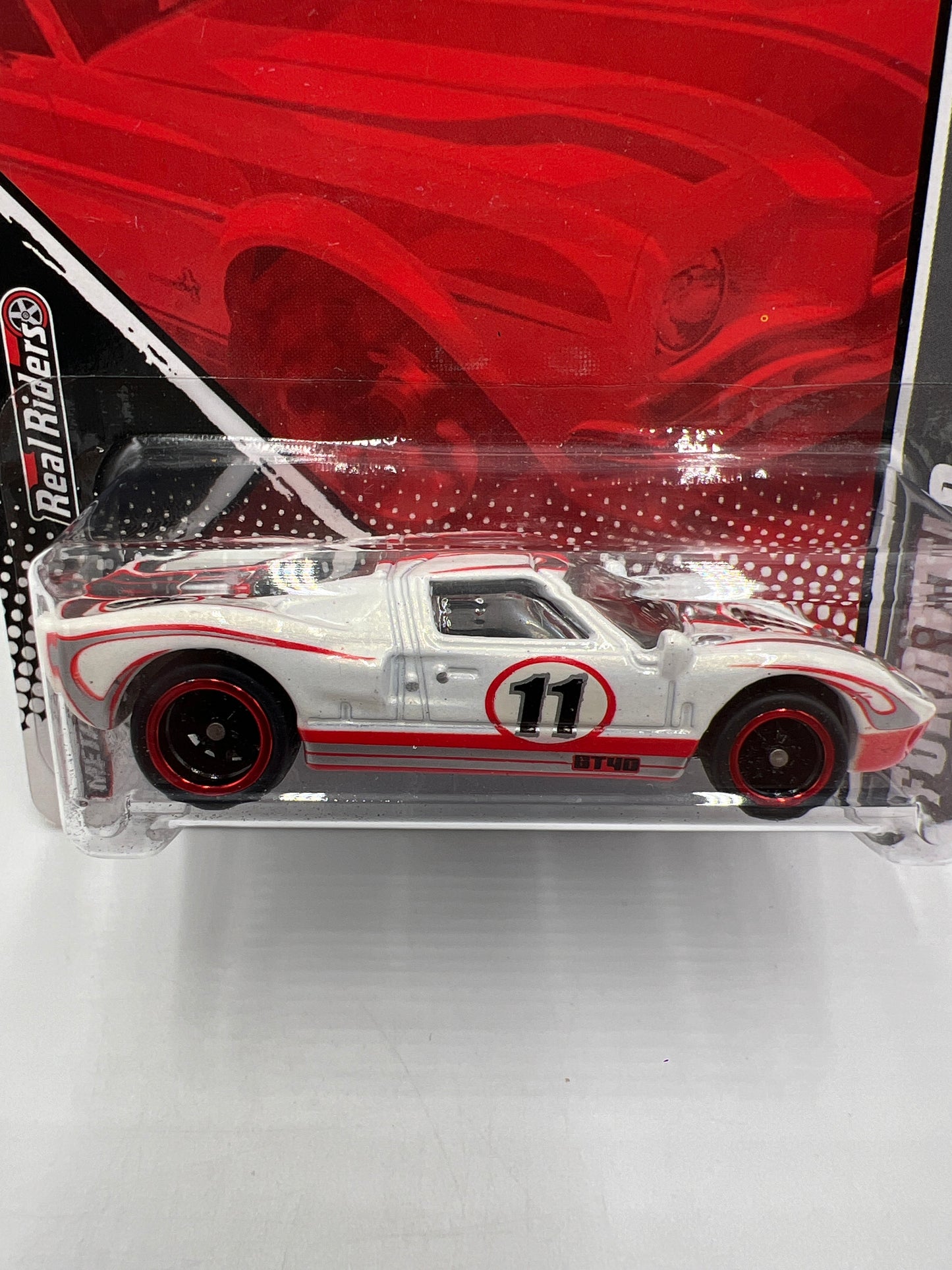 Hot Wheels Premium Garage Ford Series #11 Ford GT40 White