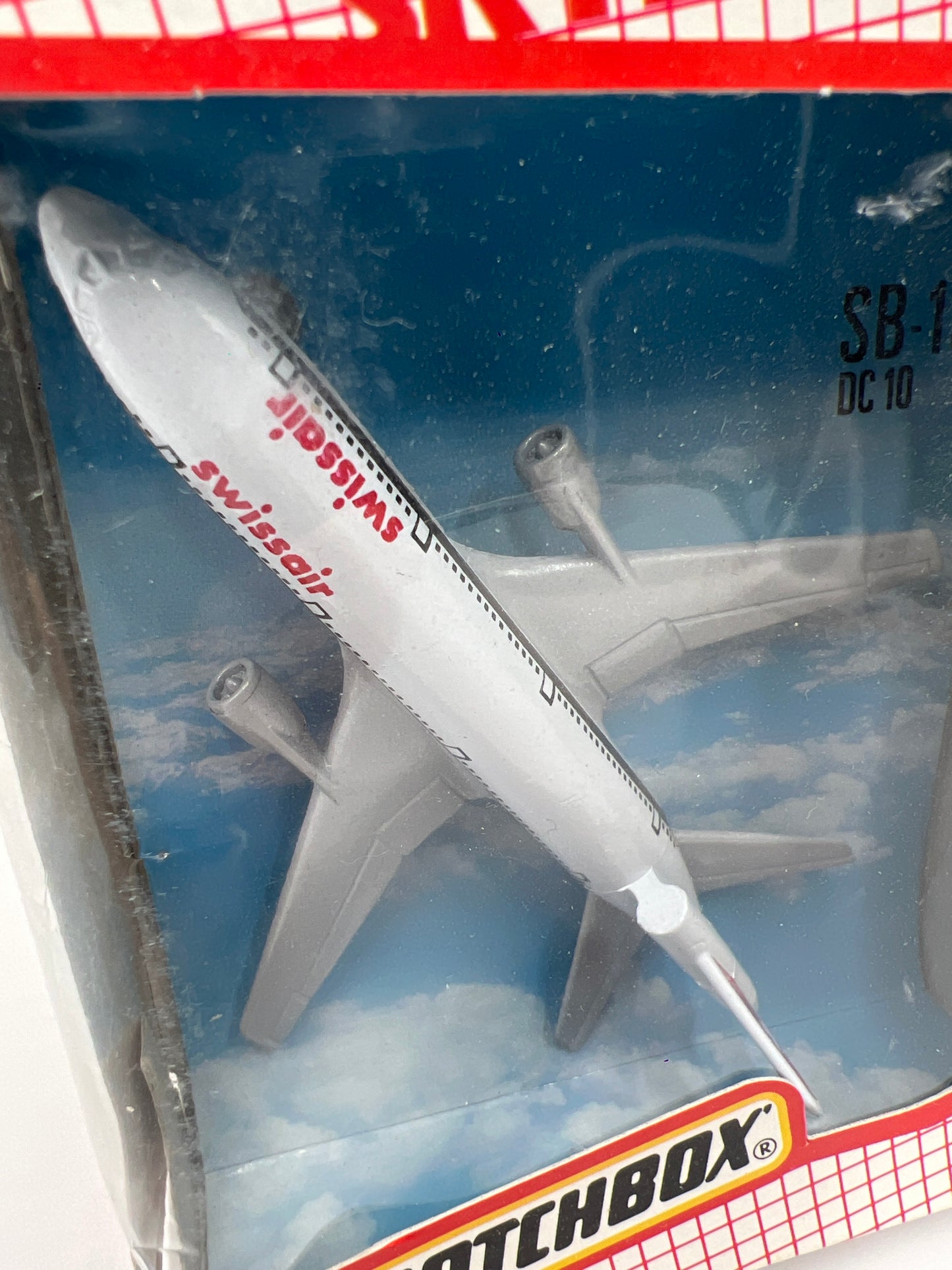 Matchbox Skybusters SB-13 DC 10 Swissair White Unpunched