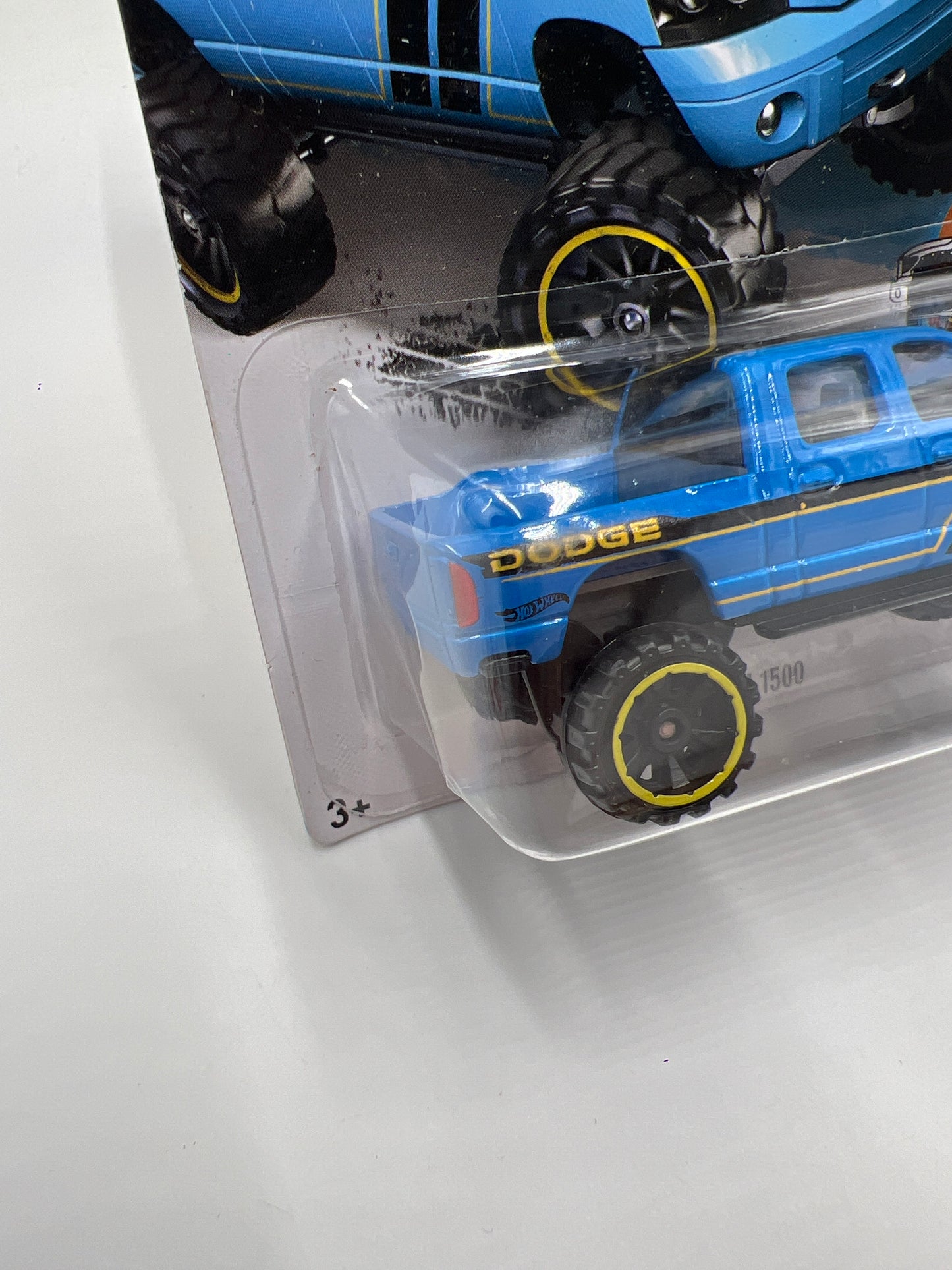 2016 Hot Wheels Walgreens Exclusive #144 Dodge Ram 1500 Blue W/Protector