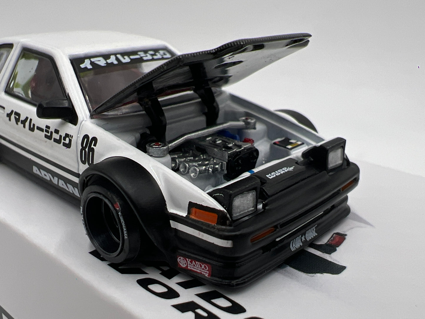 Mini GT Kaido House #180 KHMG 180 Toyota Sprinter Trueno Kaido Street V1 White/Black