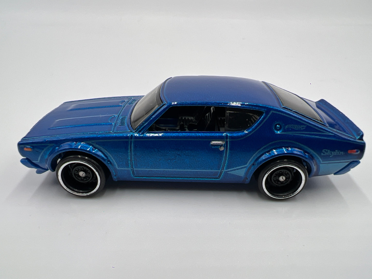 Hot Wheels 1/64 Nissan Skyline 2000 GT-R Blue Loose