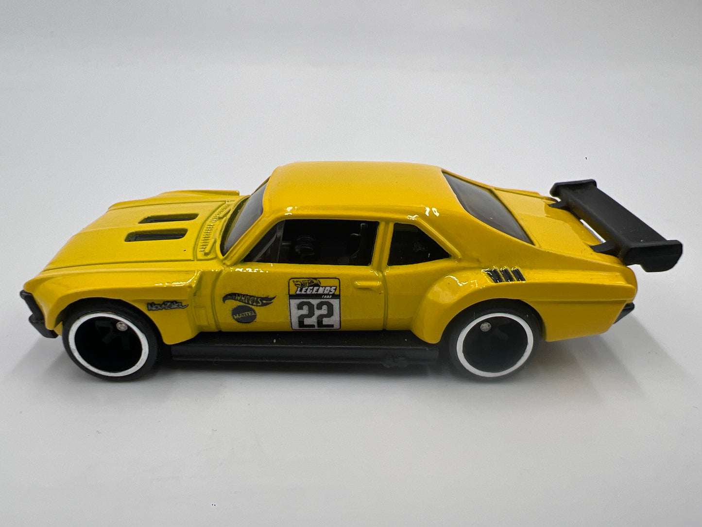 Hot Wheels 1/64 Premium Team Transport Legends Tour Custom 70 Chevy Nova & Horizon Hauler Yellow Loose