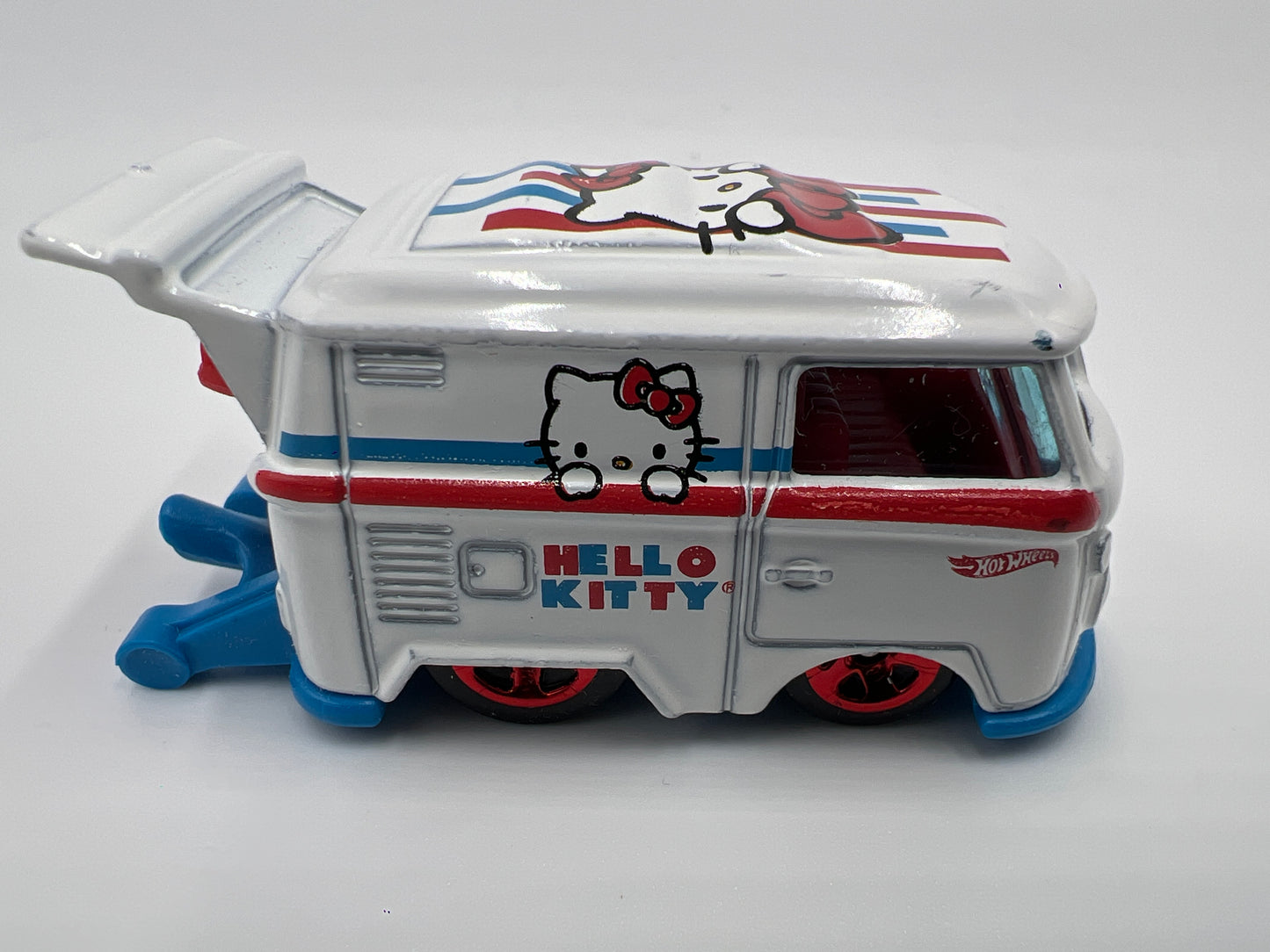 Hot Wheels 1/64 Hello Kitty Kool Kombi White Loose