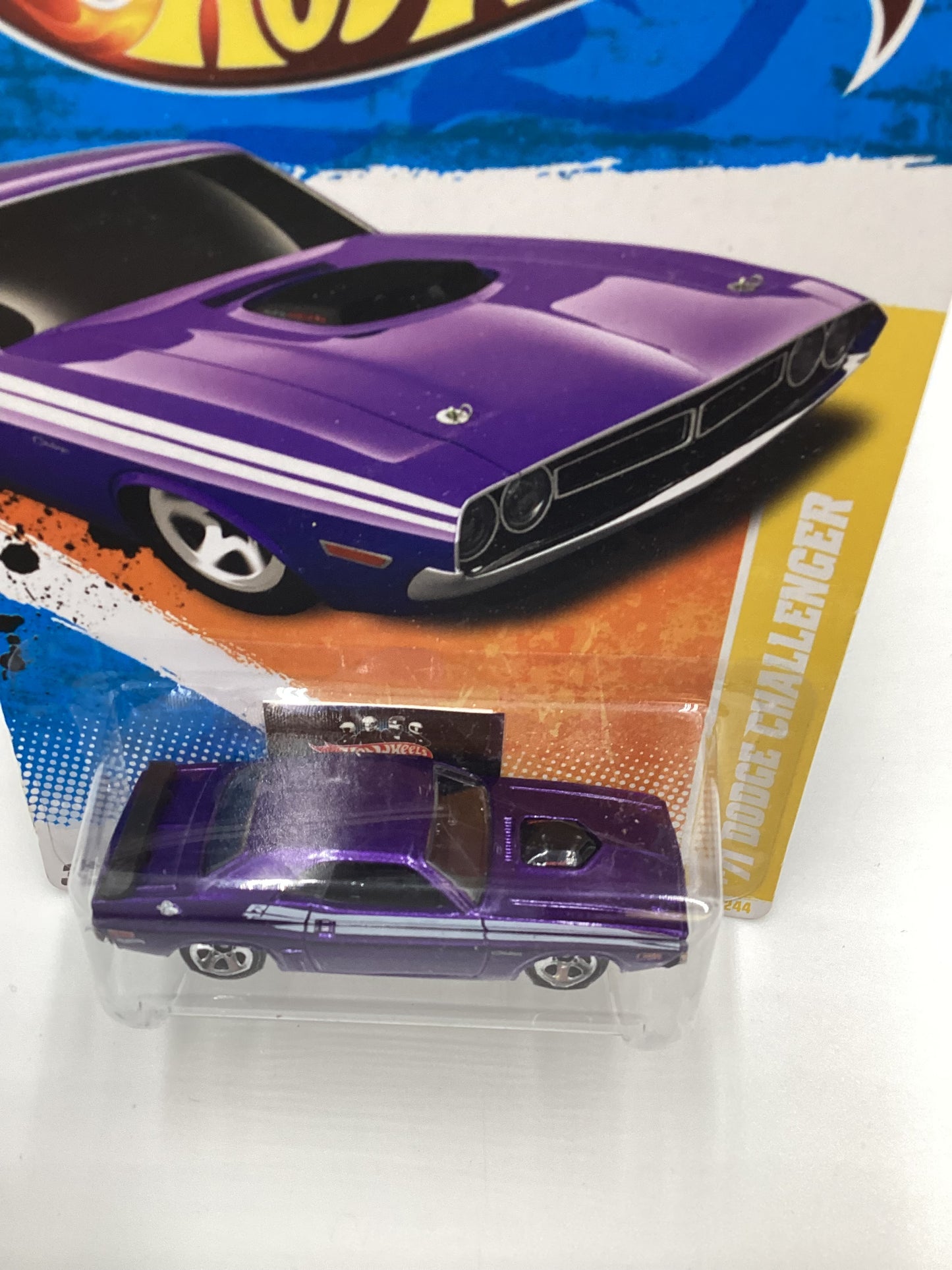 2011 Hot Wheels #12 71 Dodge Challenger Purple 56E