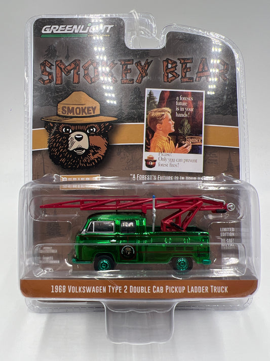 Greenlight Smokey Bear Series 4 CHASE 1968 Volkswagen Type 2 Double Cab Pickup Ladder Truck Chrome Green