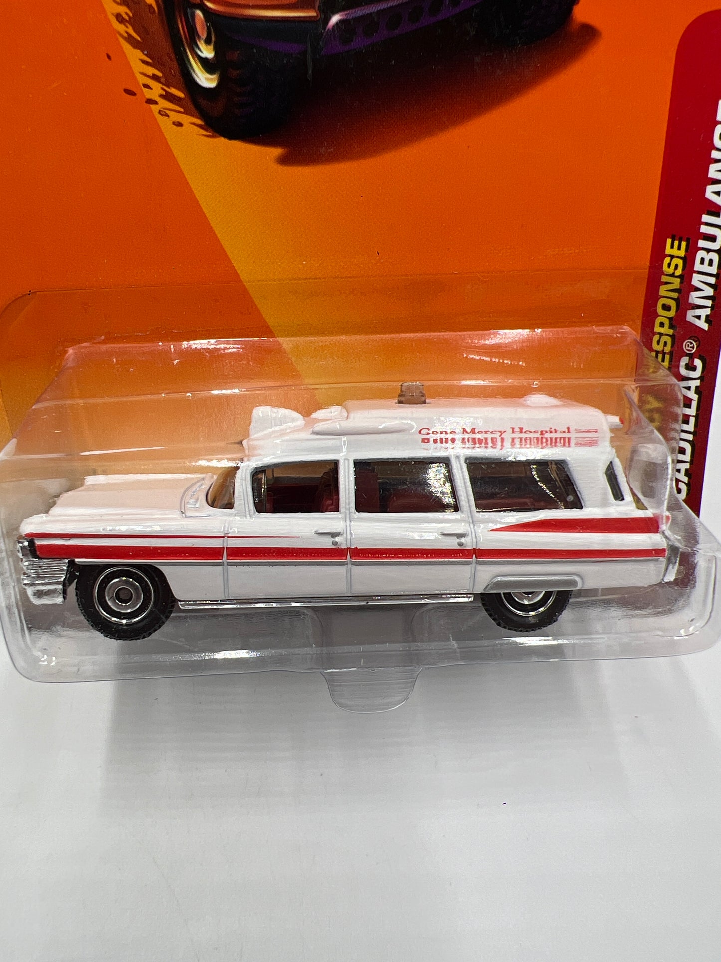 Matchbox Emergency Response #56 63 Cadillac Ambulance White 216J