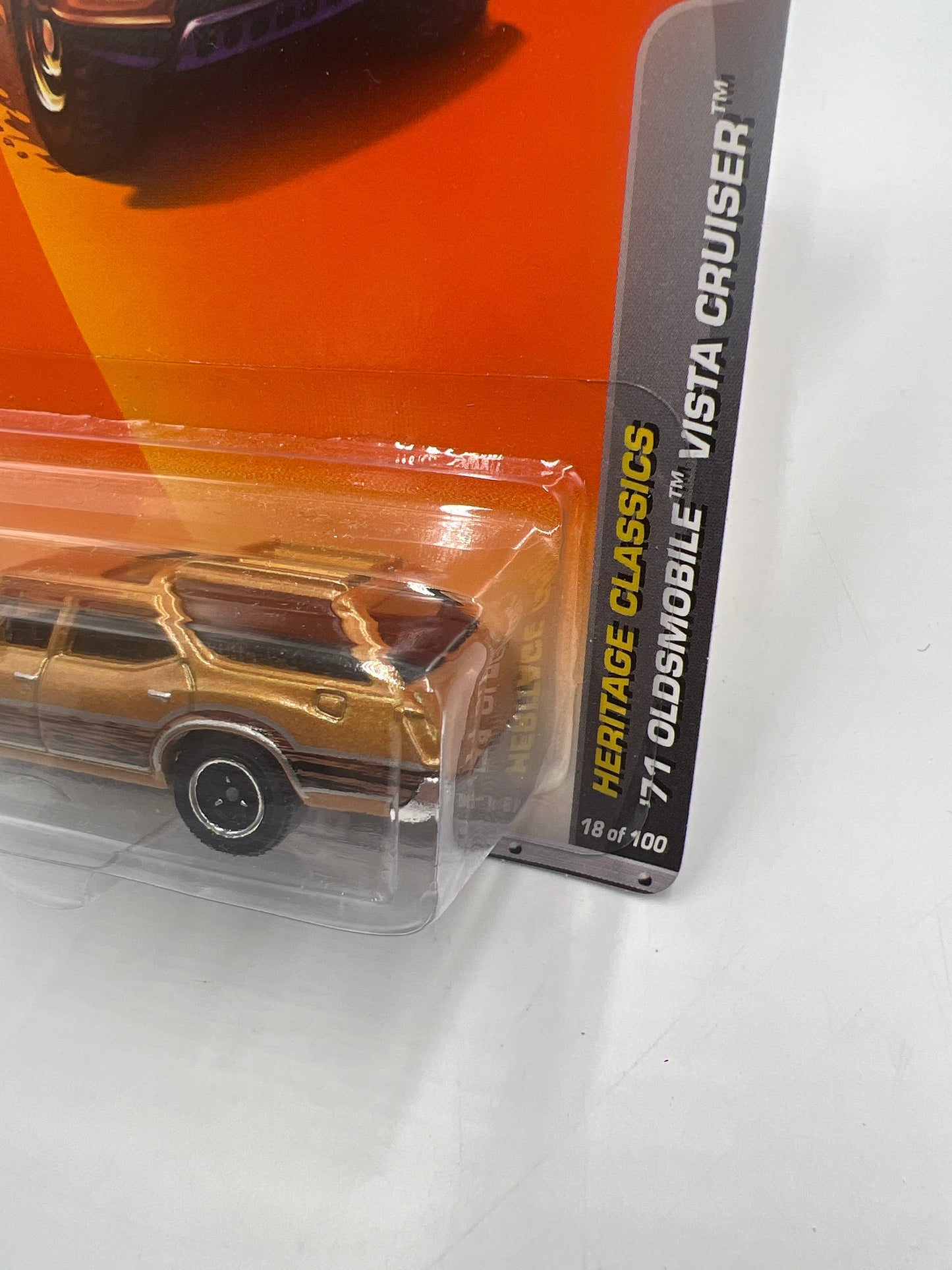 Matchbox #18 Heritage Classics 71 Oldsmobile Vista Cruiser Brown 208H