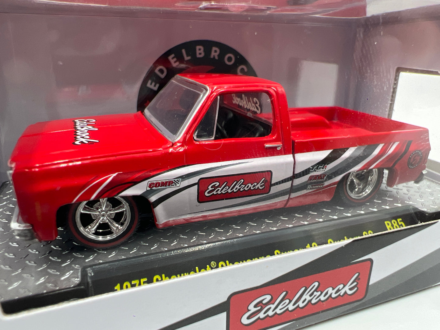M2 Machines Edelbrock 1975 Chevrolet Cheyenne Super 10 Custom SS Red R85