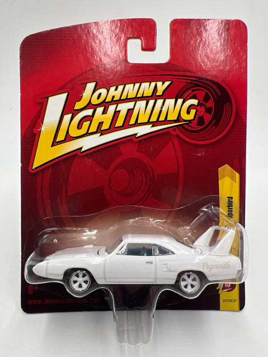 Johnny Lightning Small Card 1970 Plymouth Superbird White W/Protector