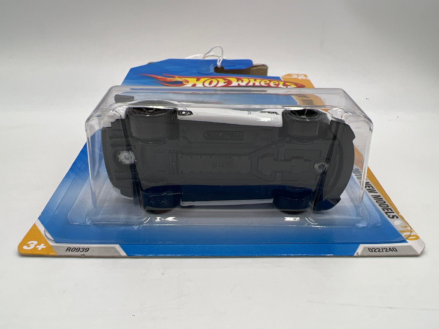 2010 Hot Wheels New Models #22 08 Viper SRT10 ACR White 40A
