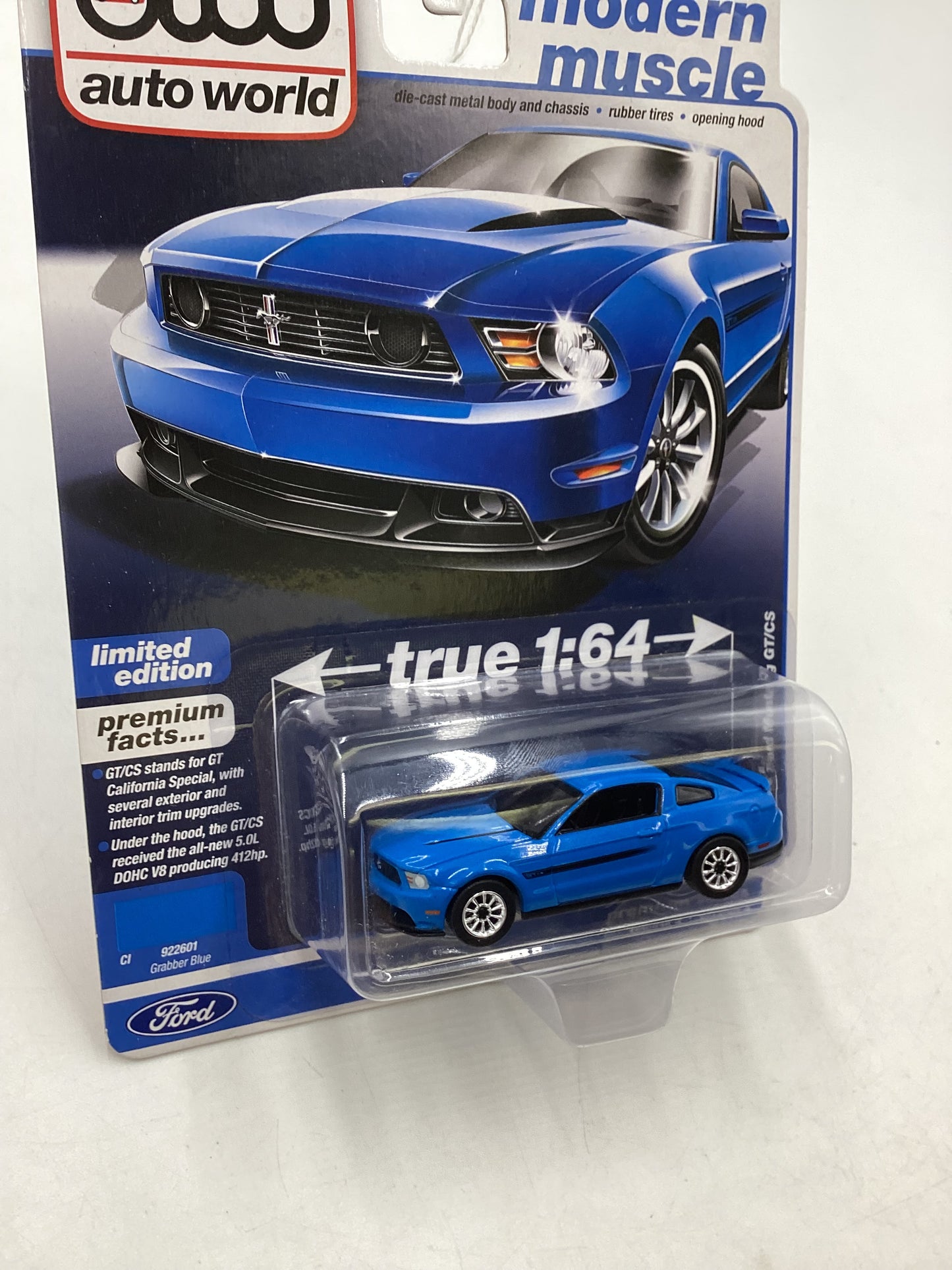 Auto world Modern Muscle 2012 Ford Mustang GT/CS Blue 185C