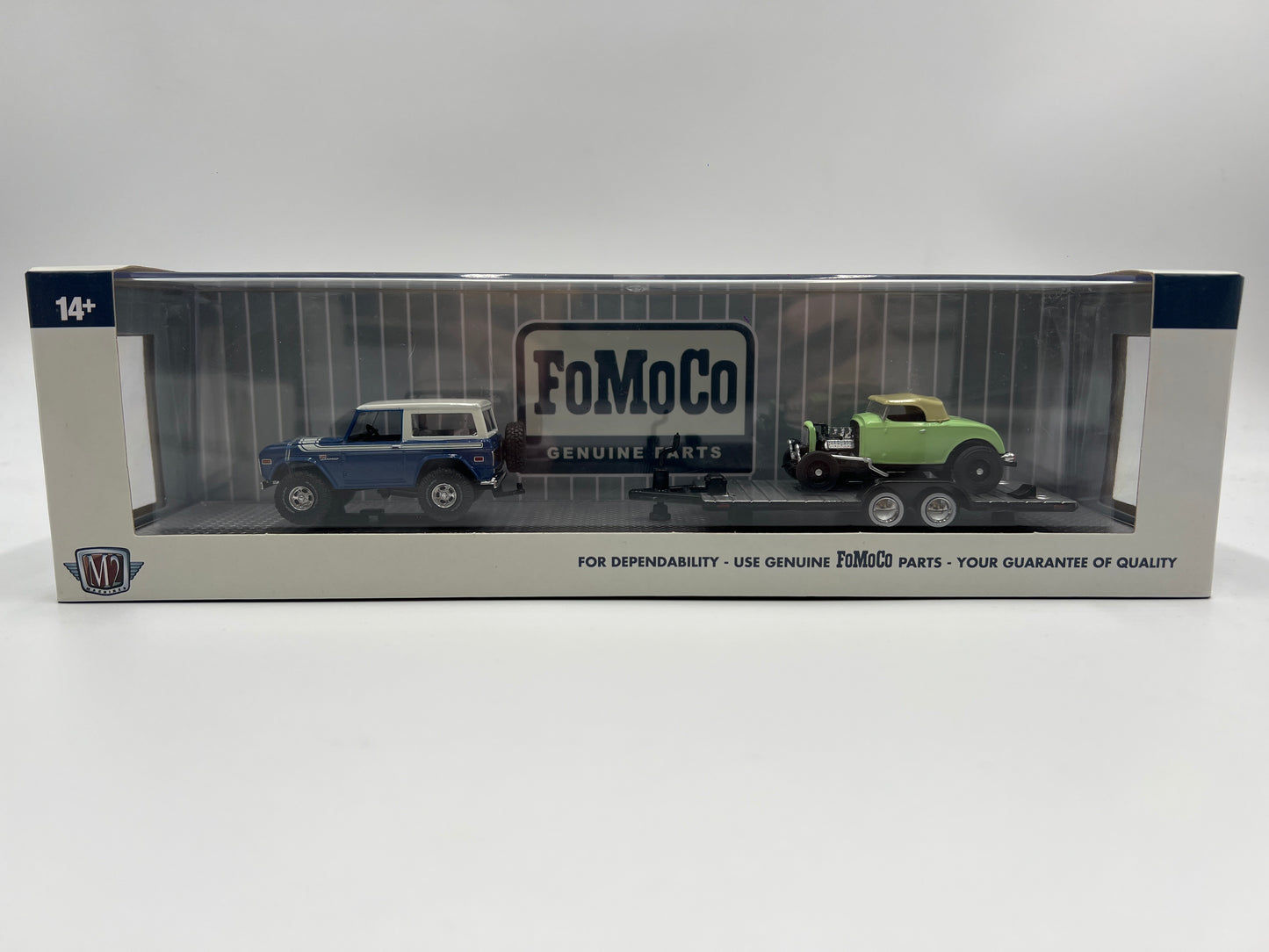 M2 Machines Auto Haulers FoMoCo 1976 Ford Bronco & 1932 Ford Roadster R68