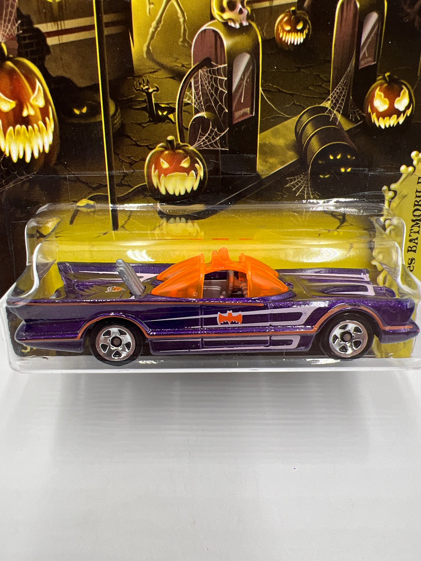 2012 Hot Wheels Kroger Exclusive Happy Halloween Set #3 1966 TV Series Batmobile Purple W/Protector
