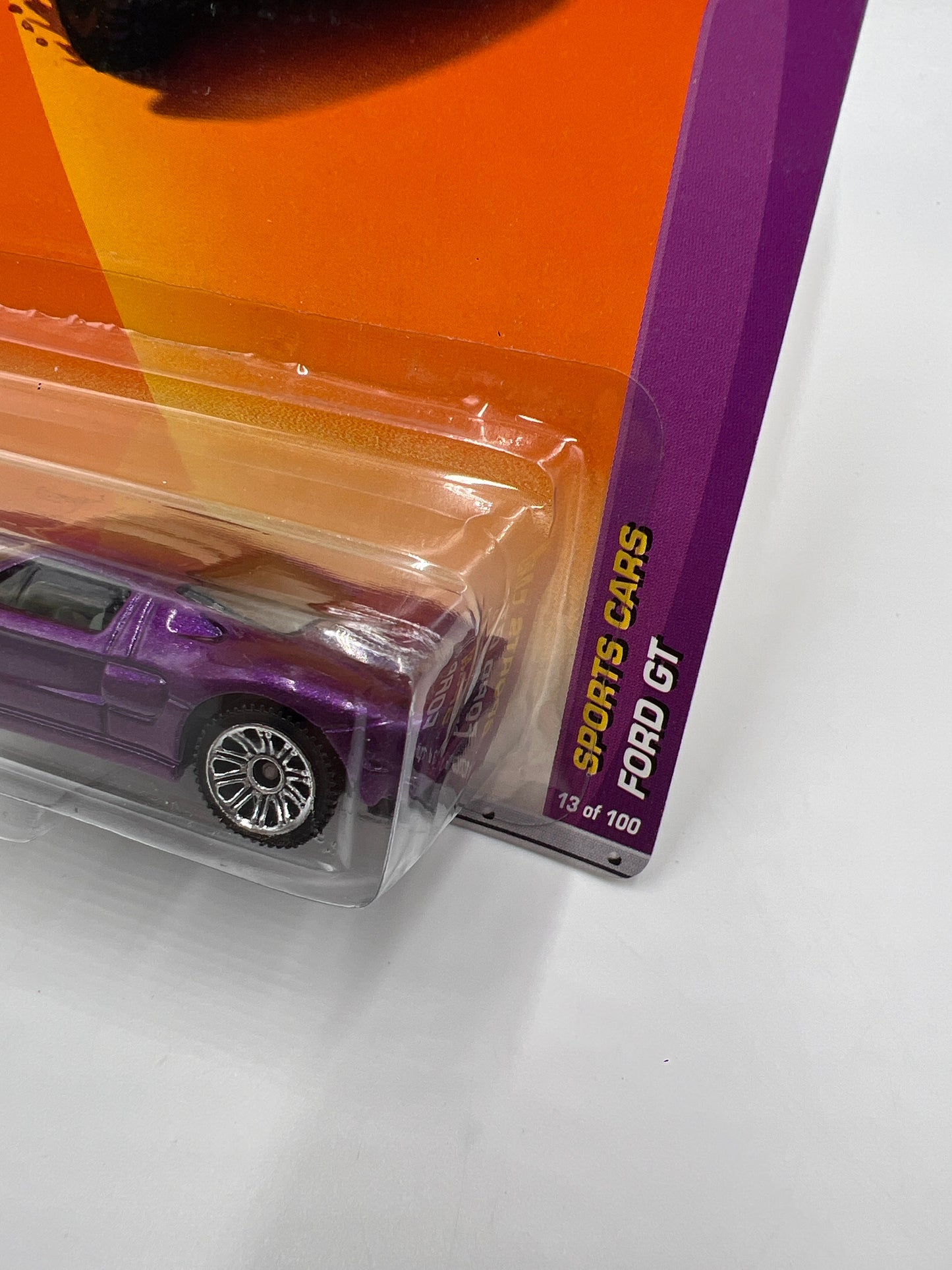 Matchbox Sports Cars #13 Ford GT Purple Card Has Crease