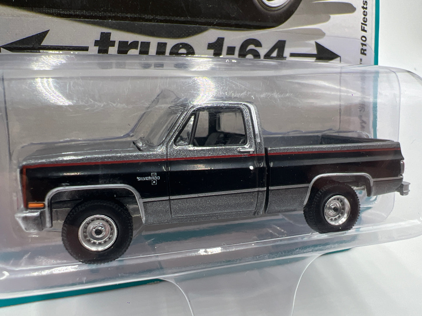Auto World Muscle Trucks Release 2 Version B 1987 Chevy Silverado R10 Fleetside Gray/Black 182E