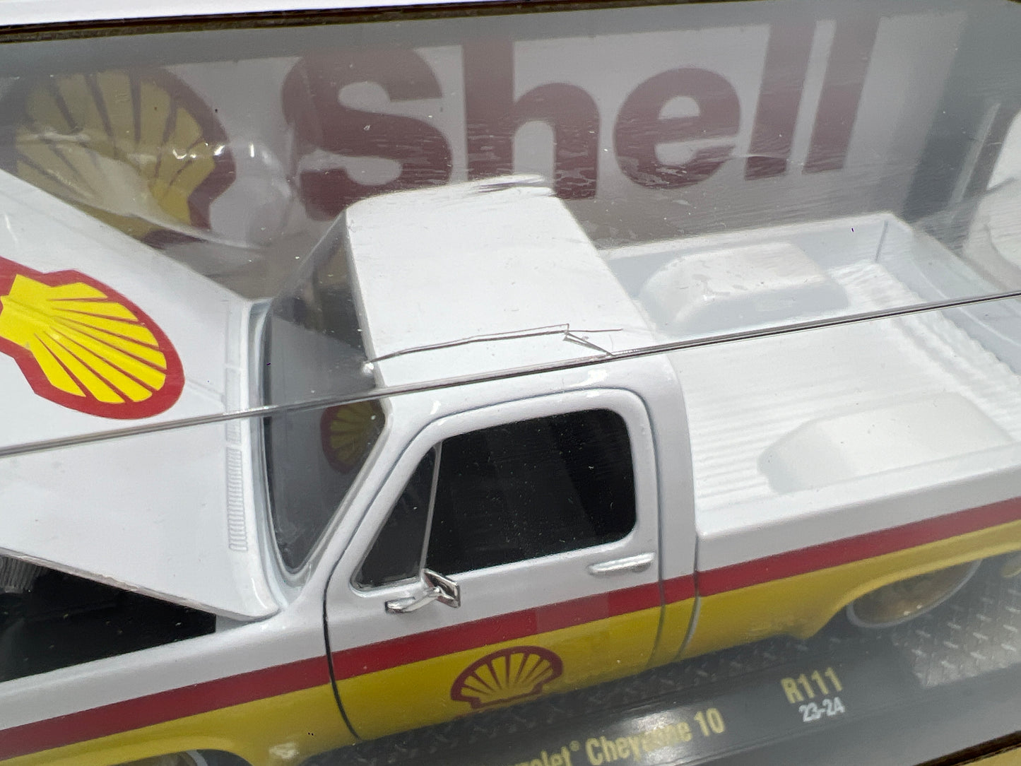 M2 Machines 1/24 Shell 1973 Chevrolet Cheyenne 10 Yellow/White R111 Cracked Blister
