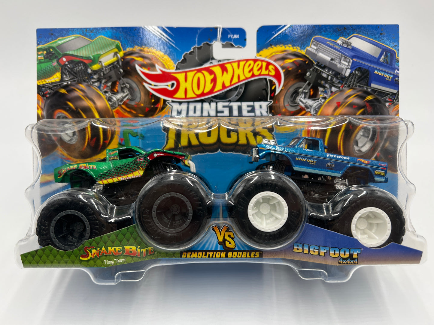 Hot Wheels Monster Trucks Demolition Doubles Snake Bite Vs Bigfoot 4x4x4