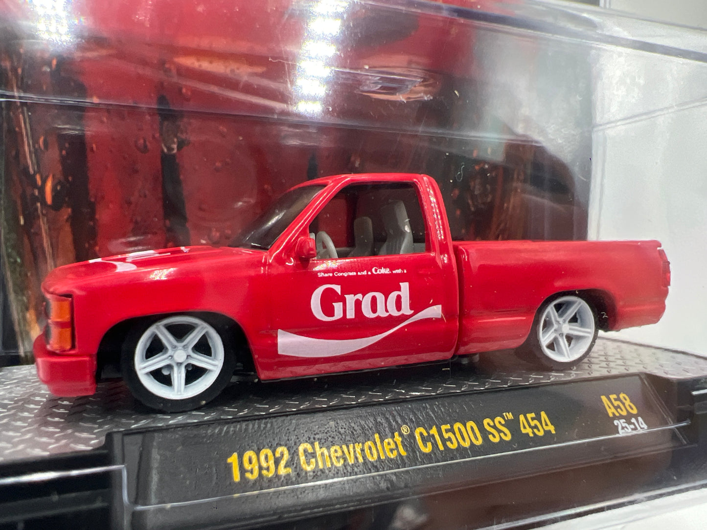 M2 Machines Coca Cola Grad 1992 Chevrolet C1500 SS 454 Red A58 197C