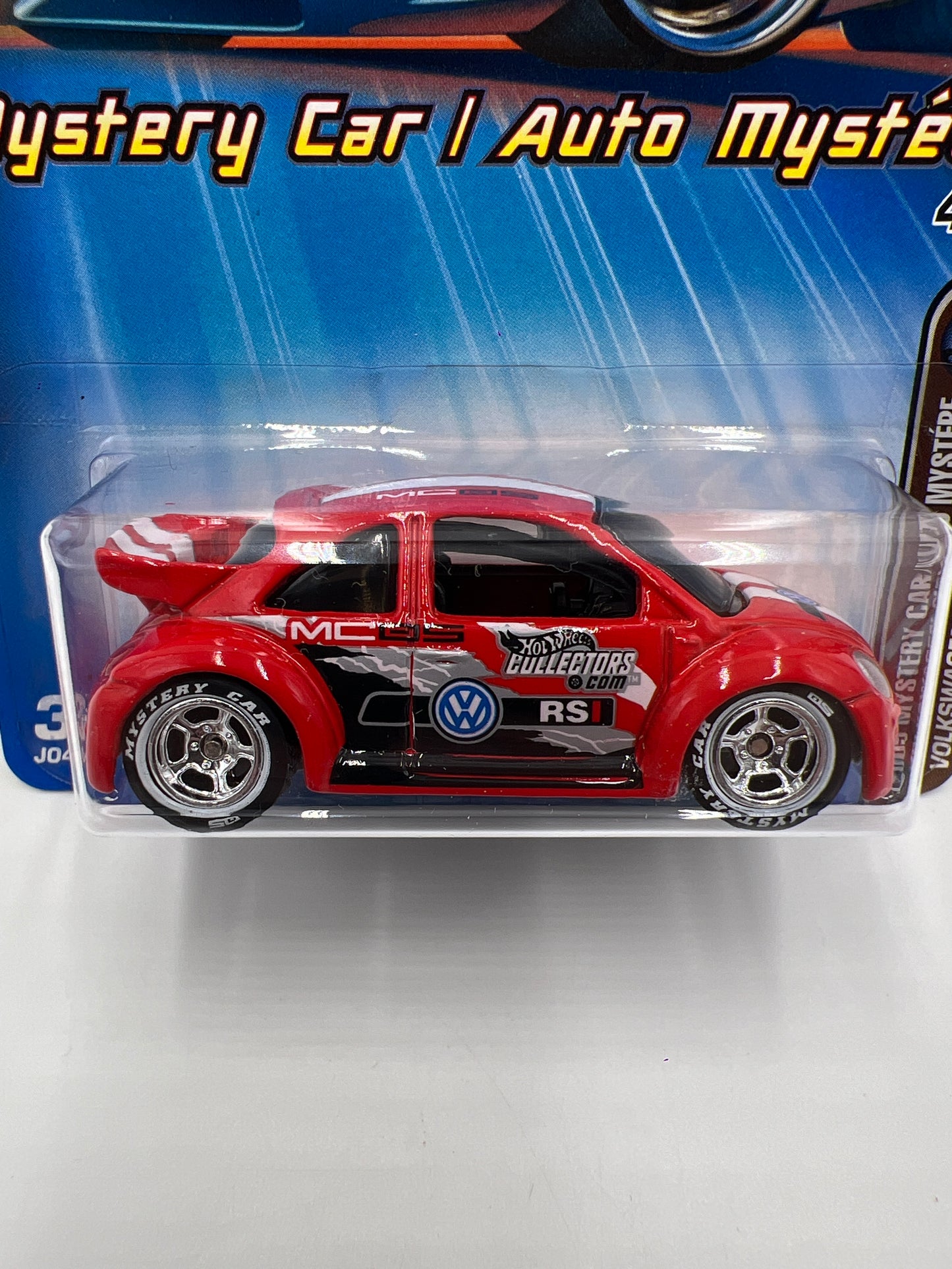 2005 Hot Wheels Mystery Car #187 Volkswagen New Beetle Cup Red W/Real Riders
