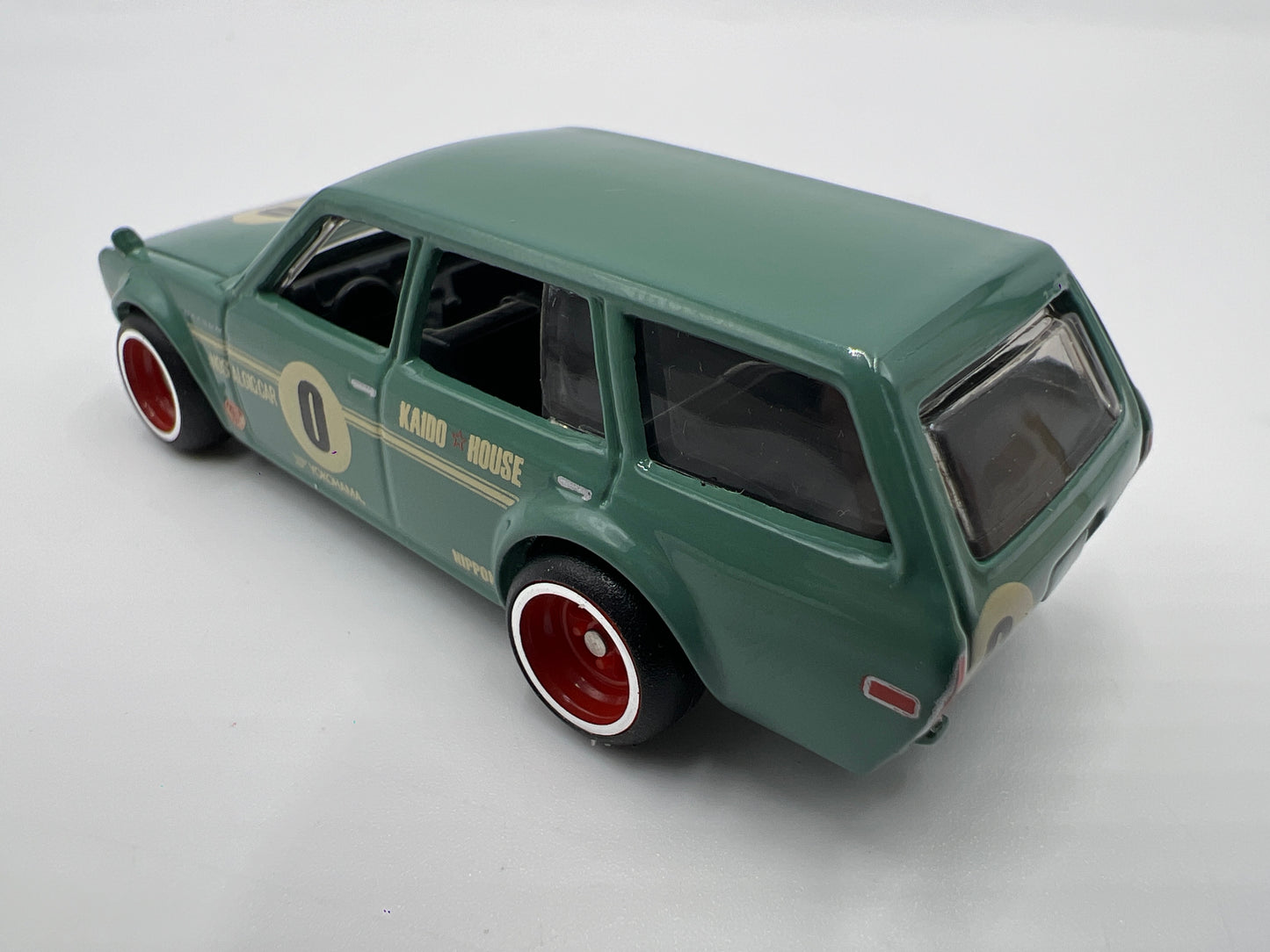 Hot Wheels 1/64 Premium Diorama Set 71 Datsun 510 Wagon Green Loose
