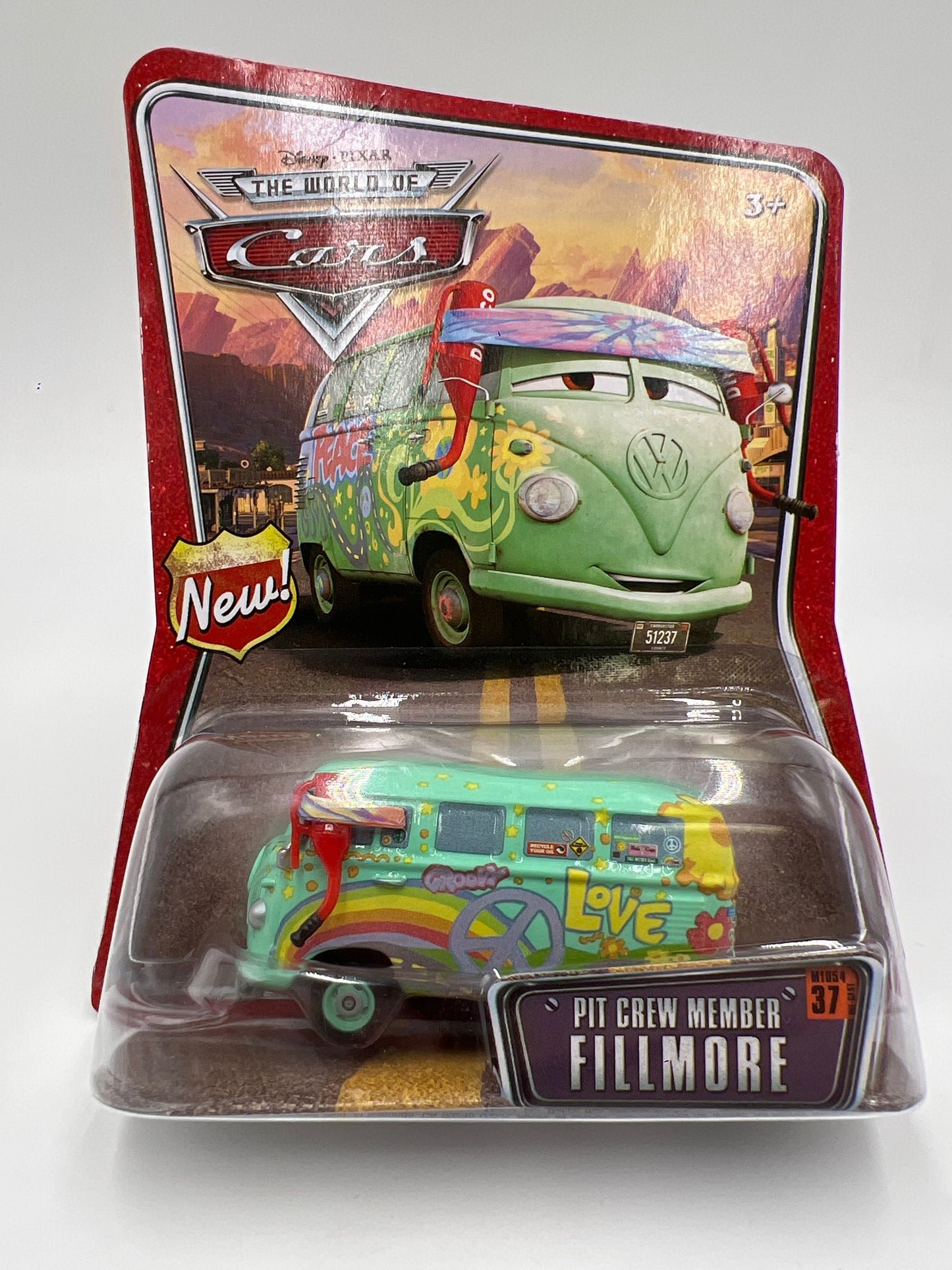 Disney Pixar The World Of Cars #37 Pit Crew Member Fillmore 139E