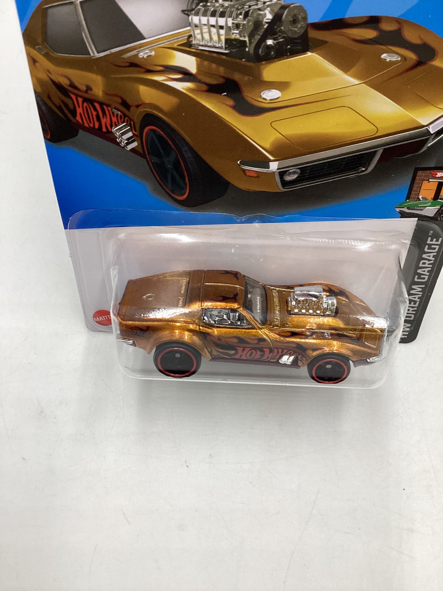 2023 Hot wheels Super treasure hunt #139 68 Corvette Gas Monkey Garage W/ Protector