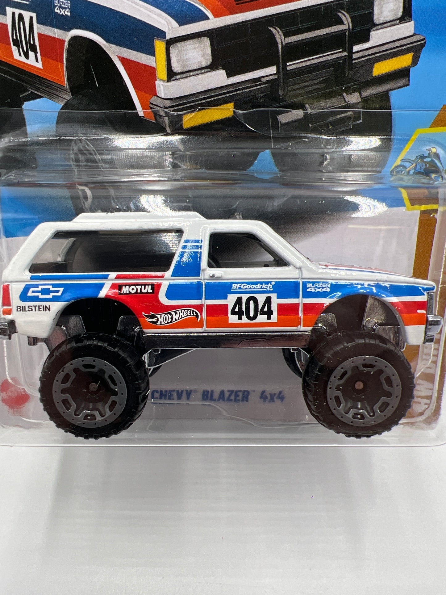 2025 Hot Wheels D Case #81 Chevy Blazer 4x4 White 16i