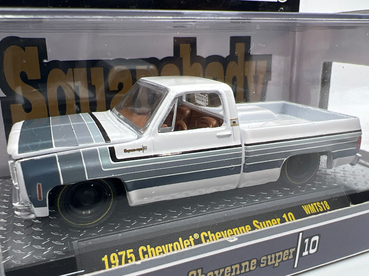 M2 Machines WMTS18 Squarebody Syndicate 1975 Chevrolet Cheyenne Super 10 White